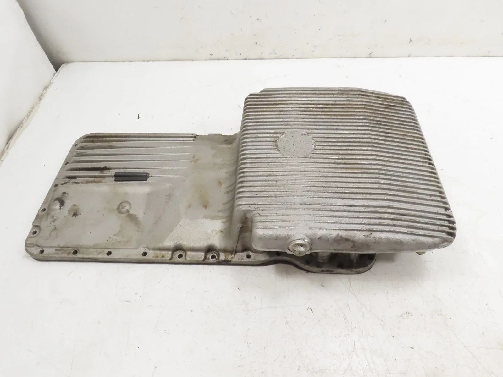 87 Porsche 928 S4 #1331 Oil Pan Engine Lower V8 M28.42 OEM 9281012019R