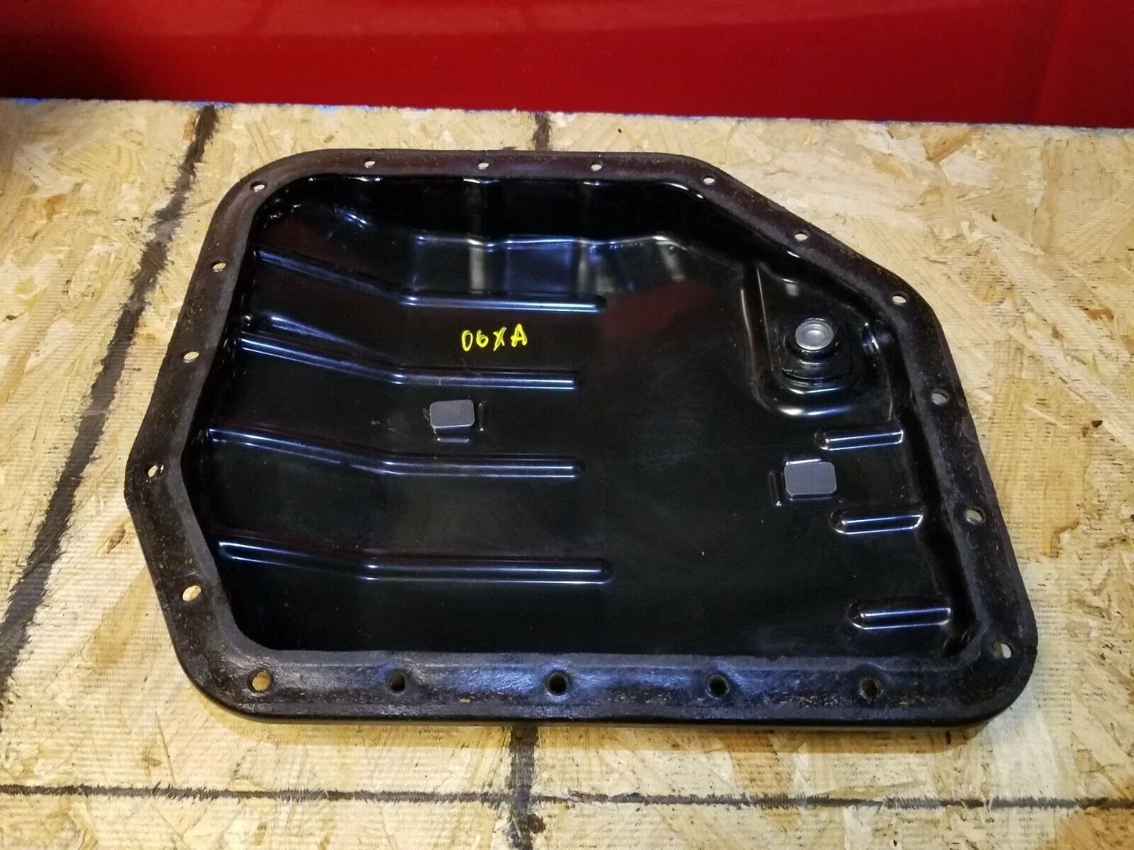 04 05 06 SCION xA AUTOMATIC TRANSMISSION OIL PAN OEM image 3