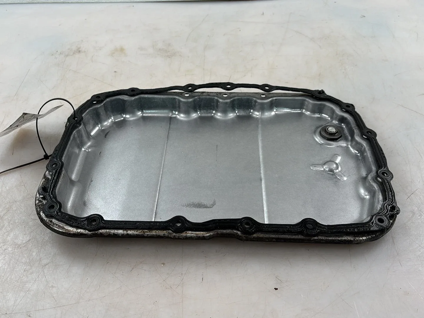 2007-2013 BMW 328i / 328xi / 128i Automatic Transmission Oil Pan OEM 24117581605