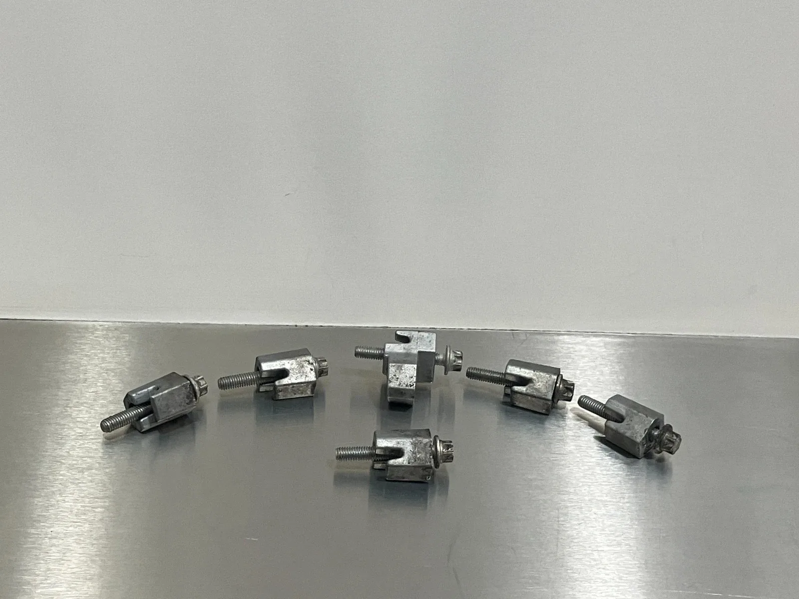 mercedes ml350 gl450 s550 722.9 transmission oil pan hold bolt spacer block set image 2