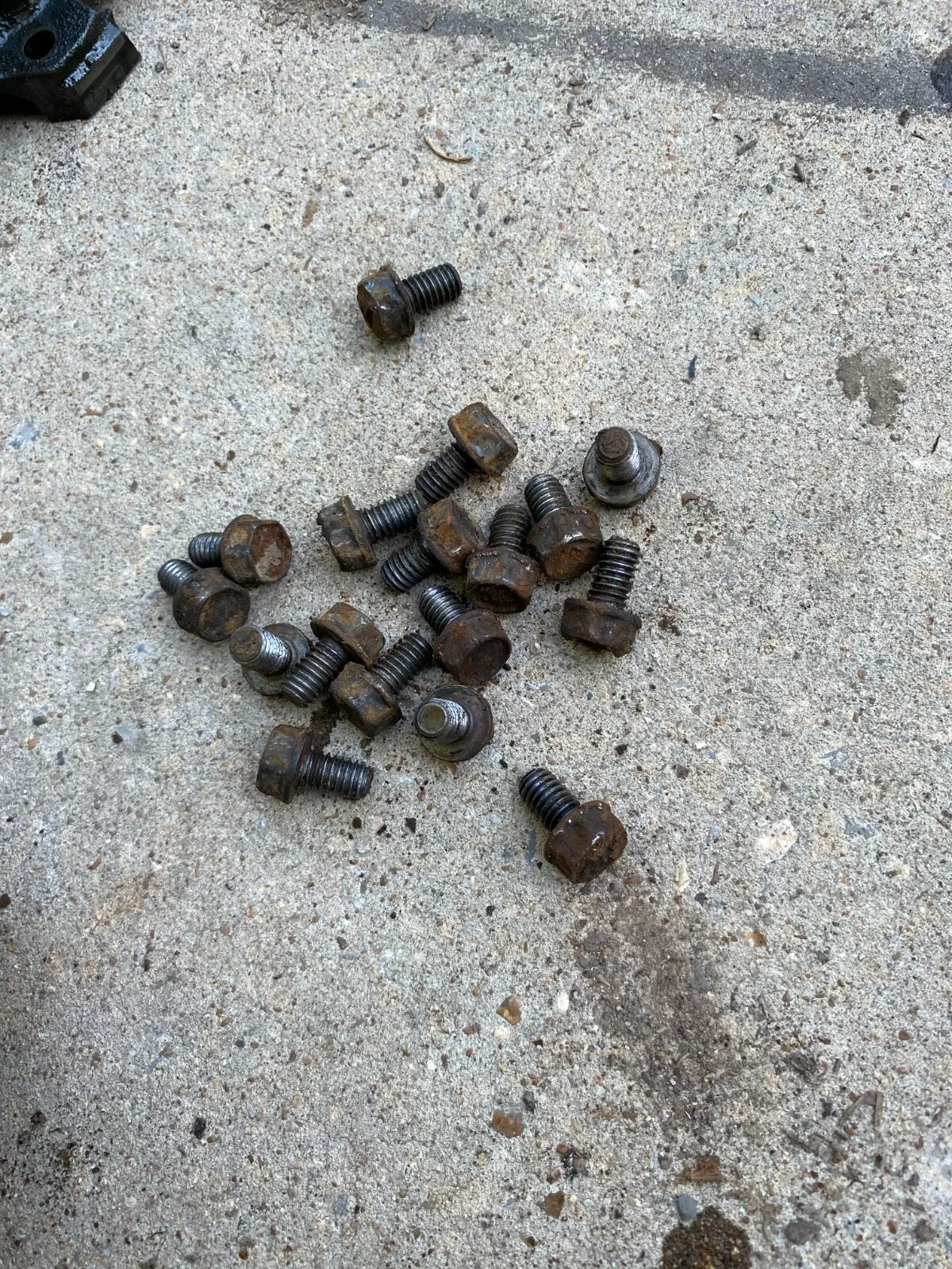 Ford C6 Automatic Transmission Oil Pan Bolt Set D5UP-7006-BA (Used) image 4