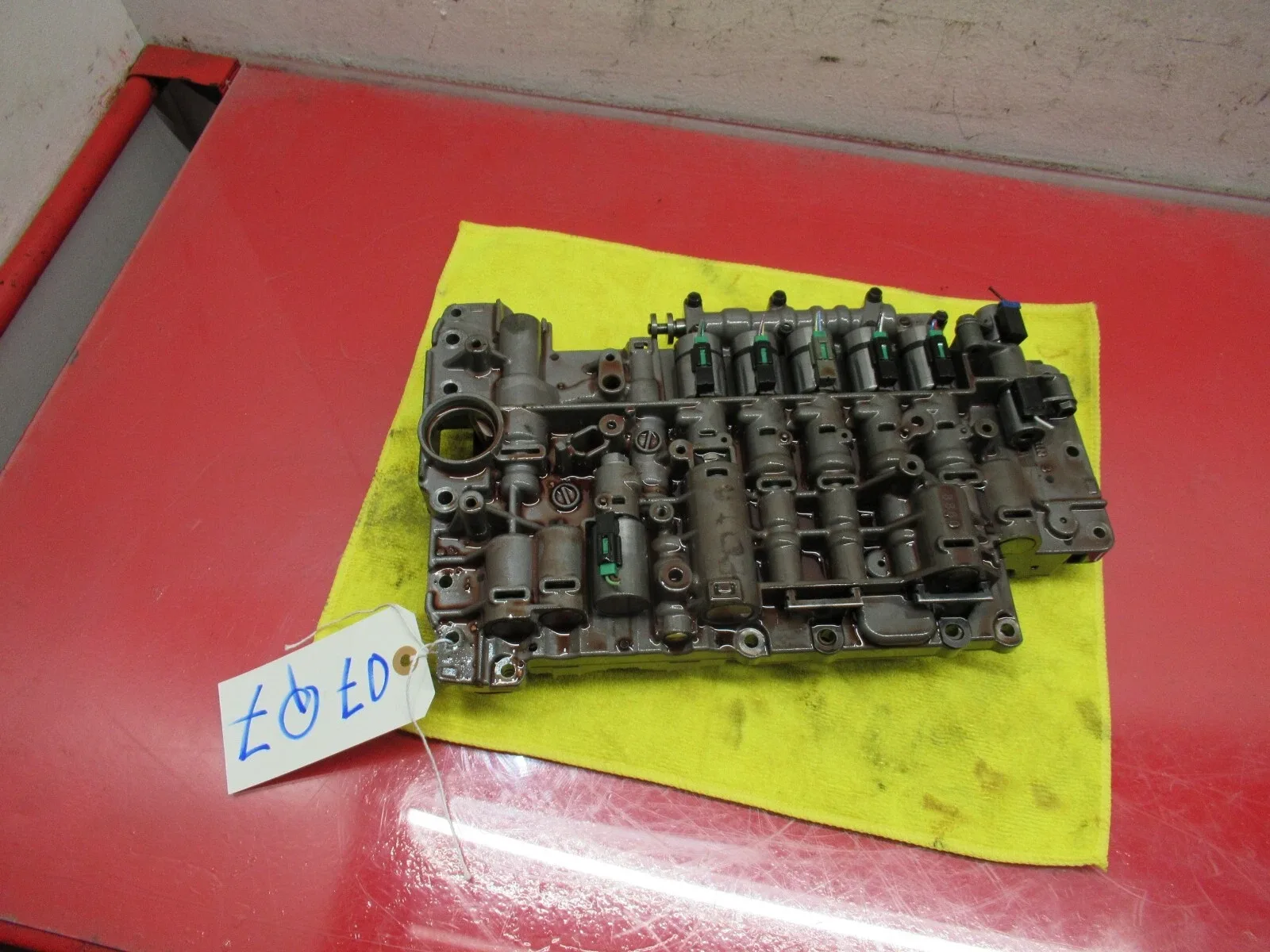 2007-2009 Audi Q7 4.2L OEM Transmission Valve Body image 3