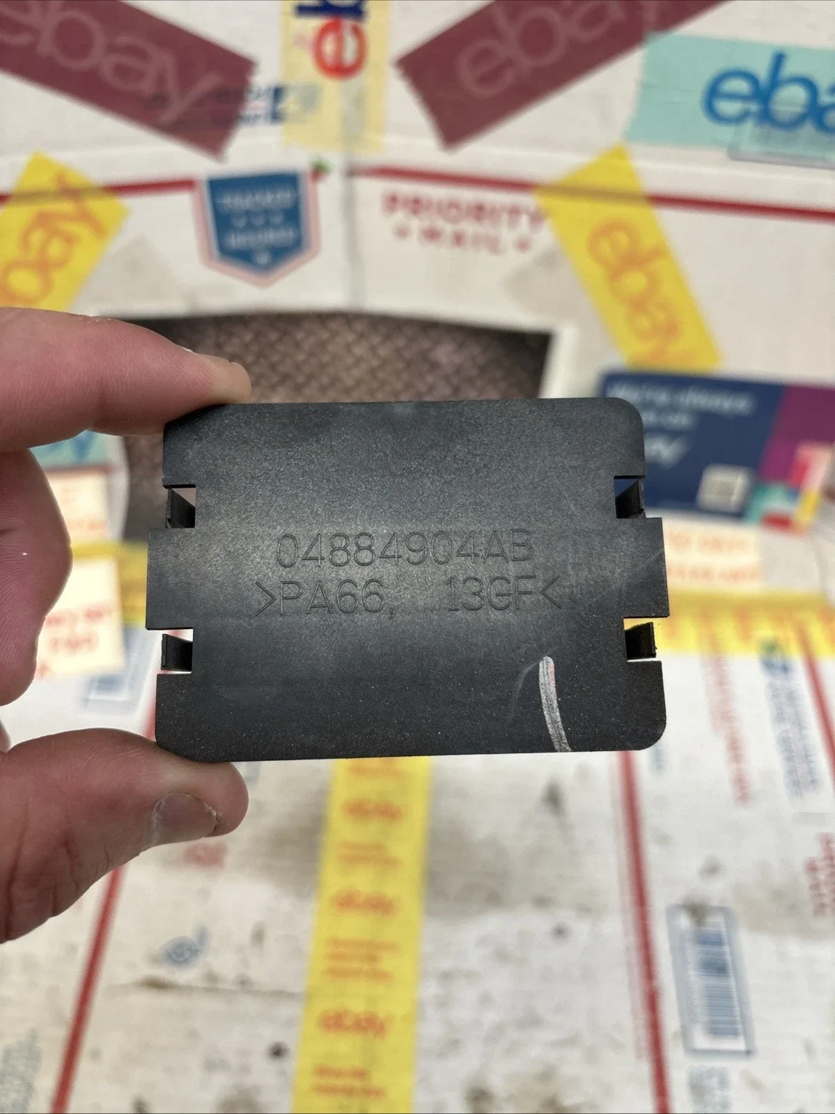 2011-2019 Dodge Journey 3.6L Automatic Transmission Oil Pan Cover Cap 04884904AB image 2