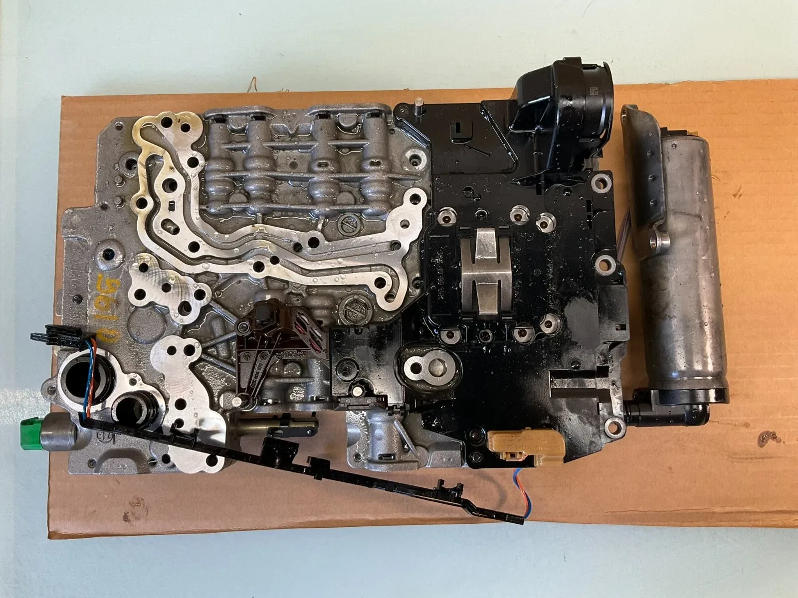 2014-2016 BMW F30 328i xDrive Sedan Valve Body (8-Speed) MPN 19730089838 image 2