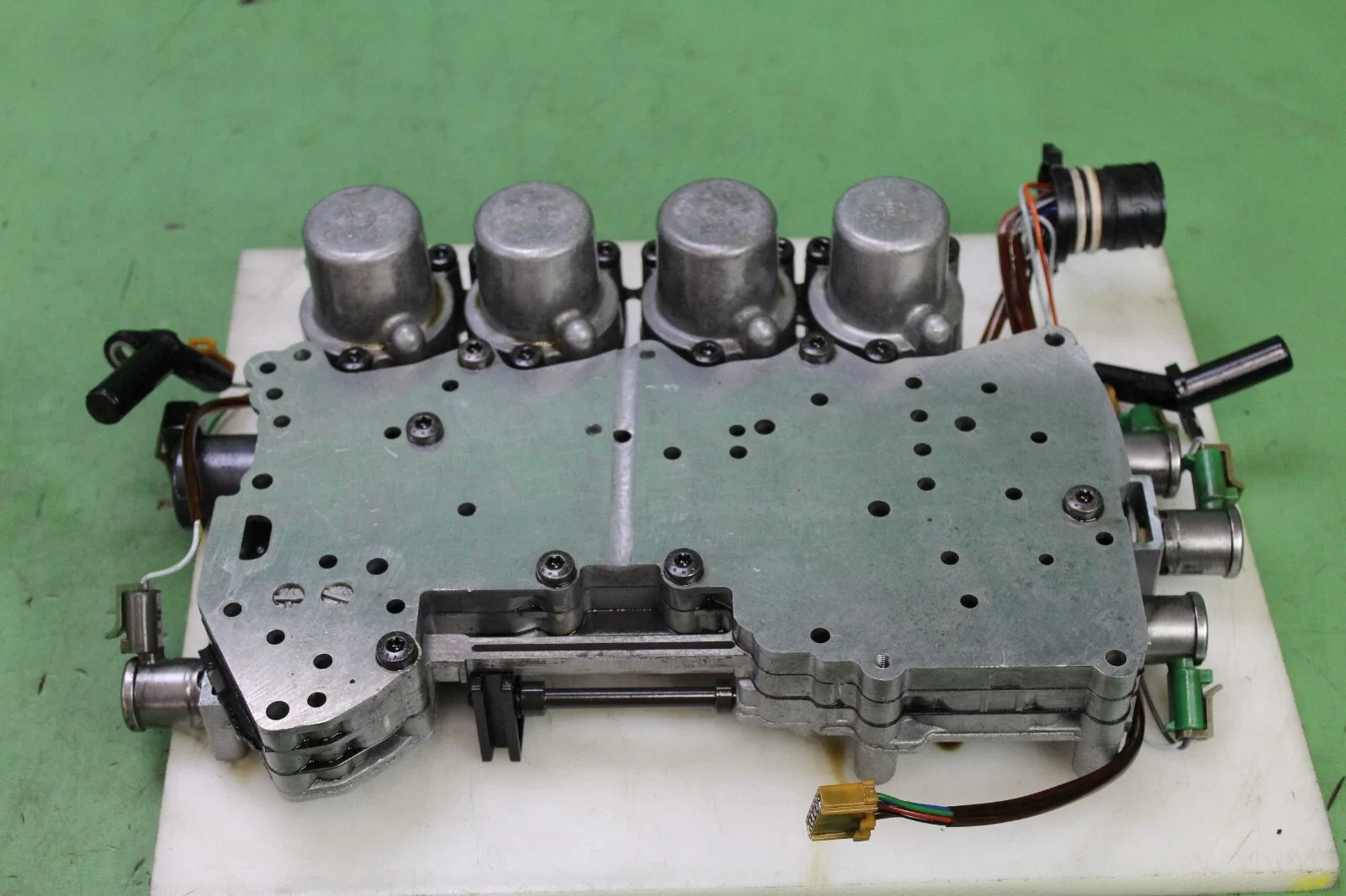Valve Body 5-Speed A.T. MPN 96023802 for BMW 3/5/X3/X5, Cadillac CTS/SRX/STS, Pontiac G8