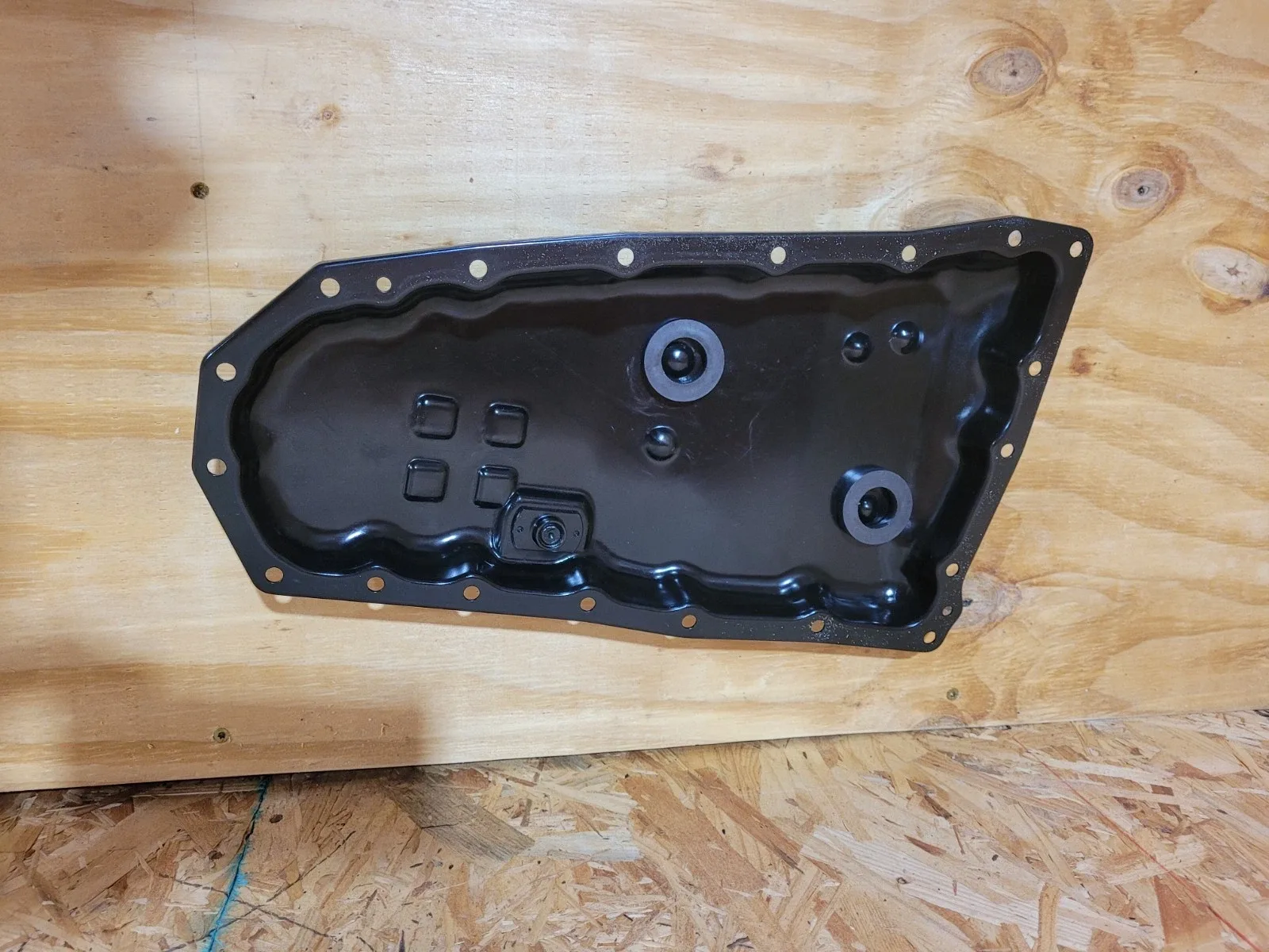 JF016E RE0F10D OIL PAN with BOLTS MAGNETS w/ DRAIN PLUG  Nissan Altima 2.5L image 3