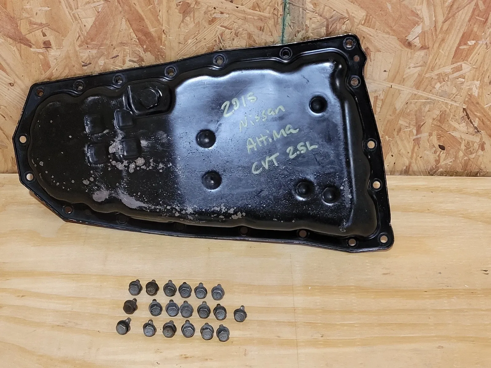 JF016E RE0F10D OIL PAN with BOLTS MAGNETS w/ DRAIN PLUG  Nissan Altima 2.5L