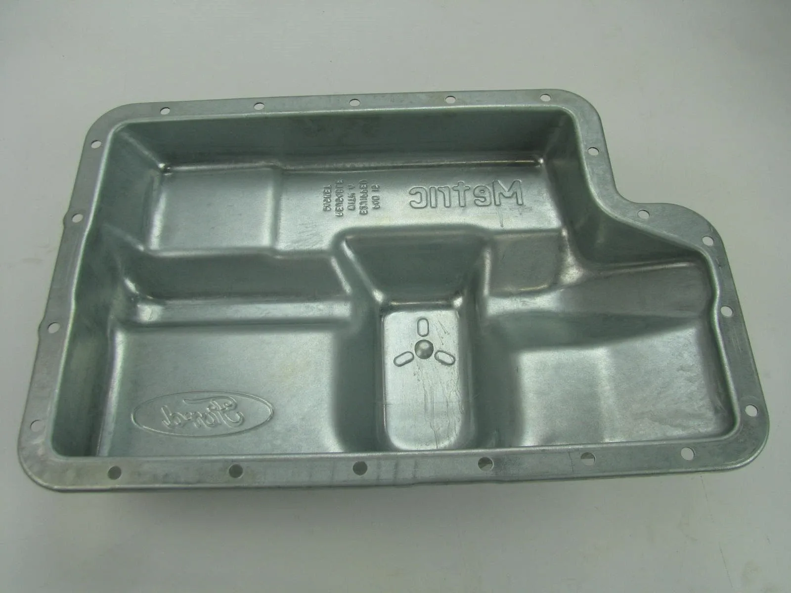 1996-2005 Ford E4OD/4R100 Automatic Transmission Oil Pan F7TZ-7A194-CB image 3