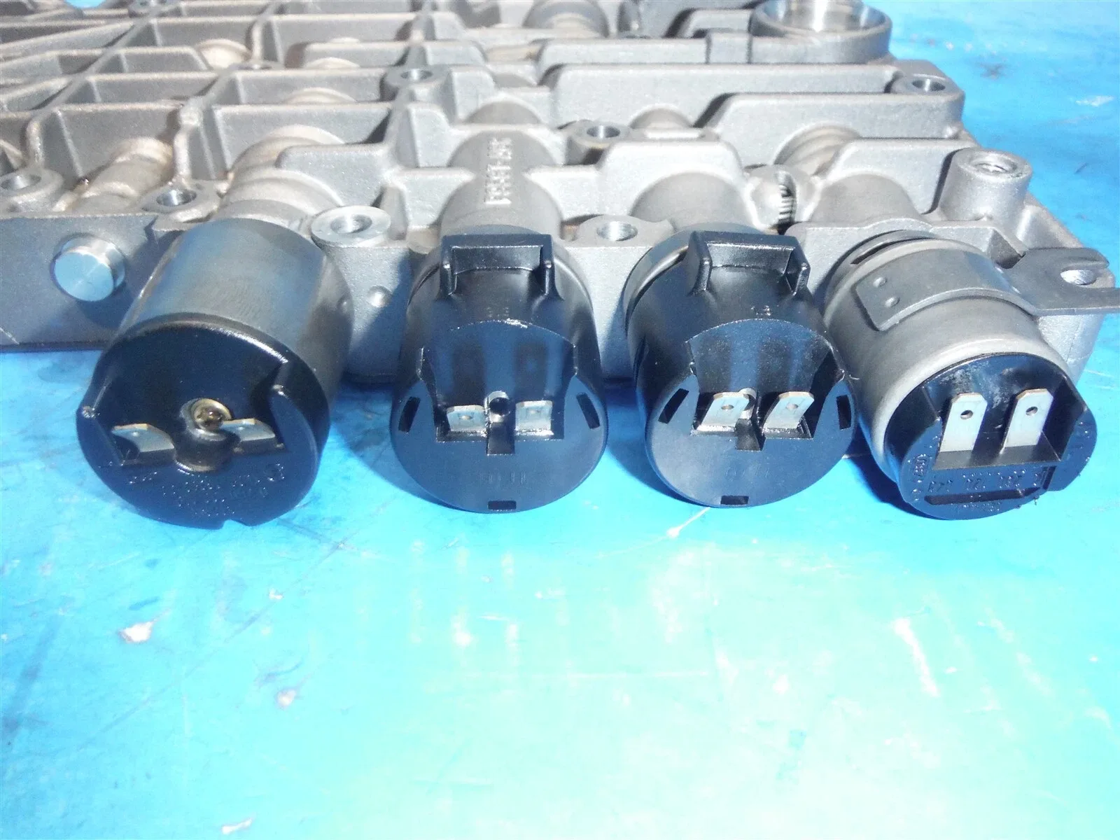 Ford A4LD Transmission Valve Body P95GT-7A101-AGR image 4