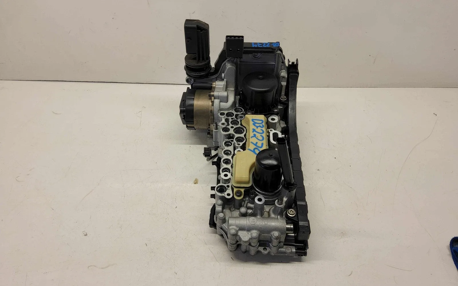 24 Audi A6 Transmission Valve Body 0HK 927 156 B image 3