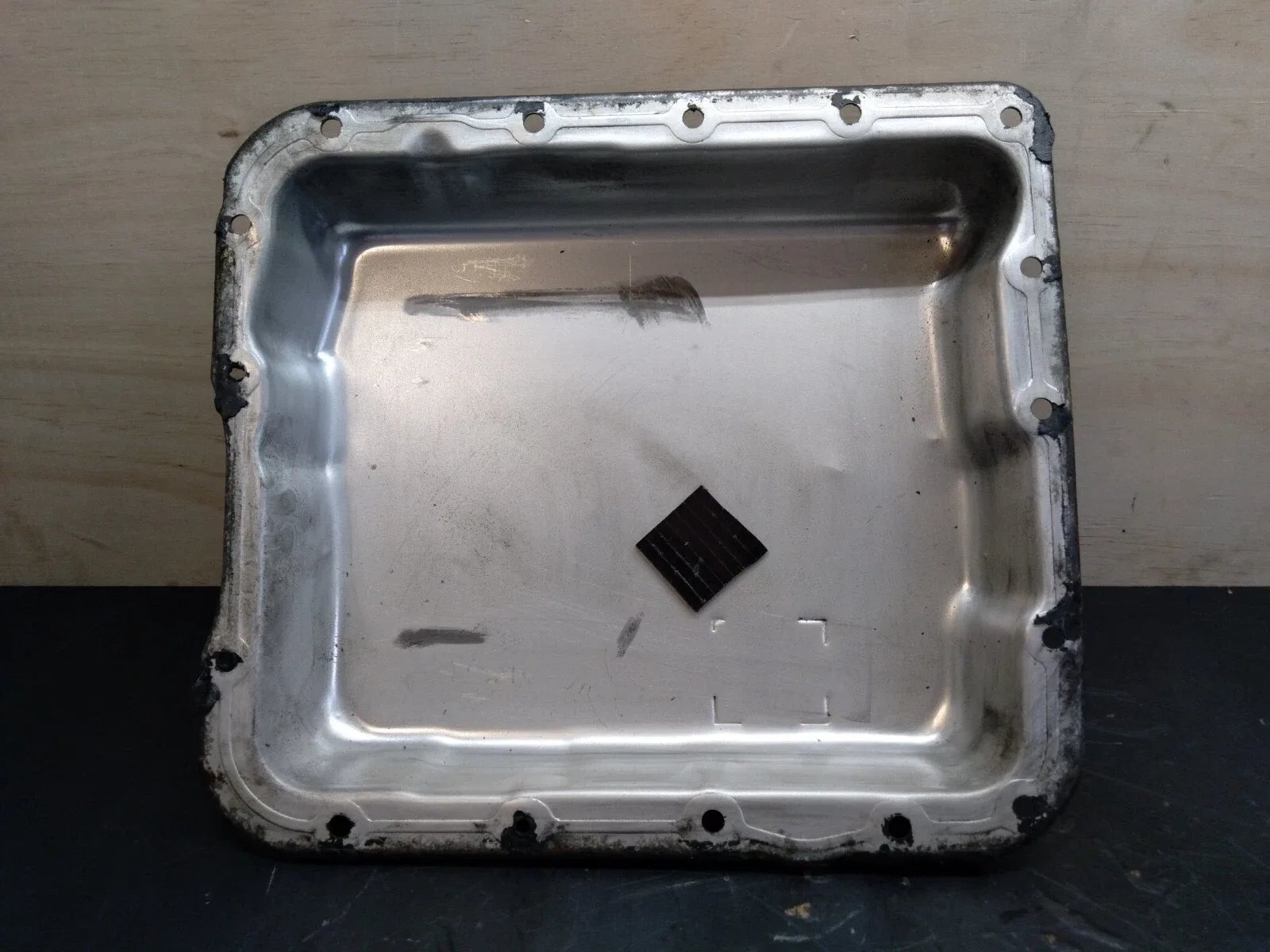 GM 700R4/4L60E AUTOMATIC TRANSMISSION OIL PAN CHEVROLET  16 HOLES 2 1/4 DEEP