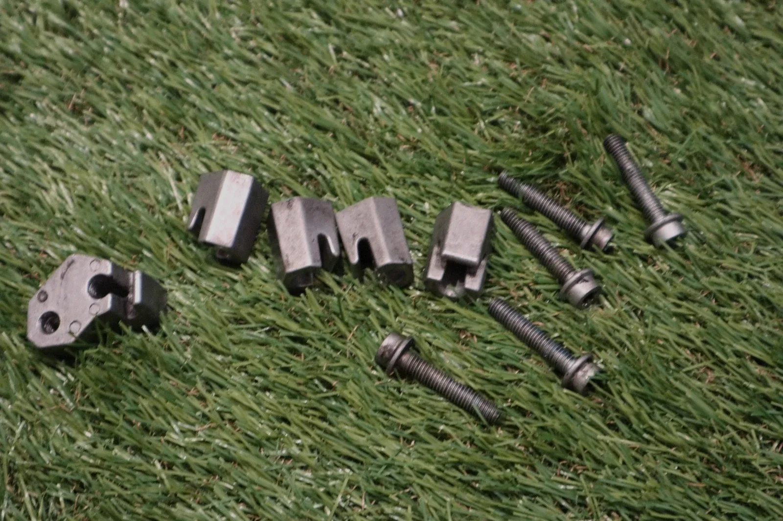 2003-2006 Mercedes-Benz E320 W211 Transmission Oil Pan Bolts (5) image 4