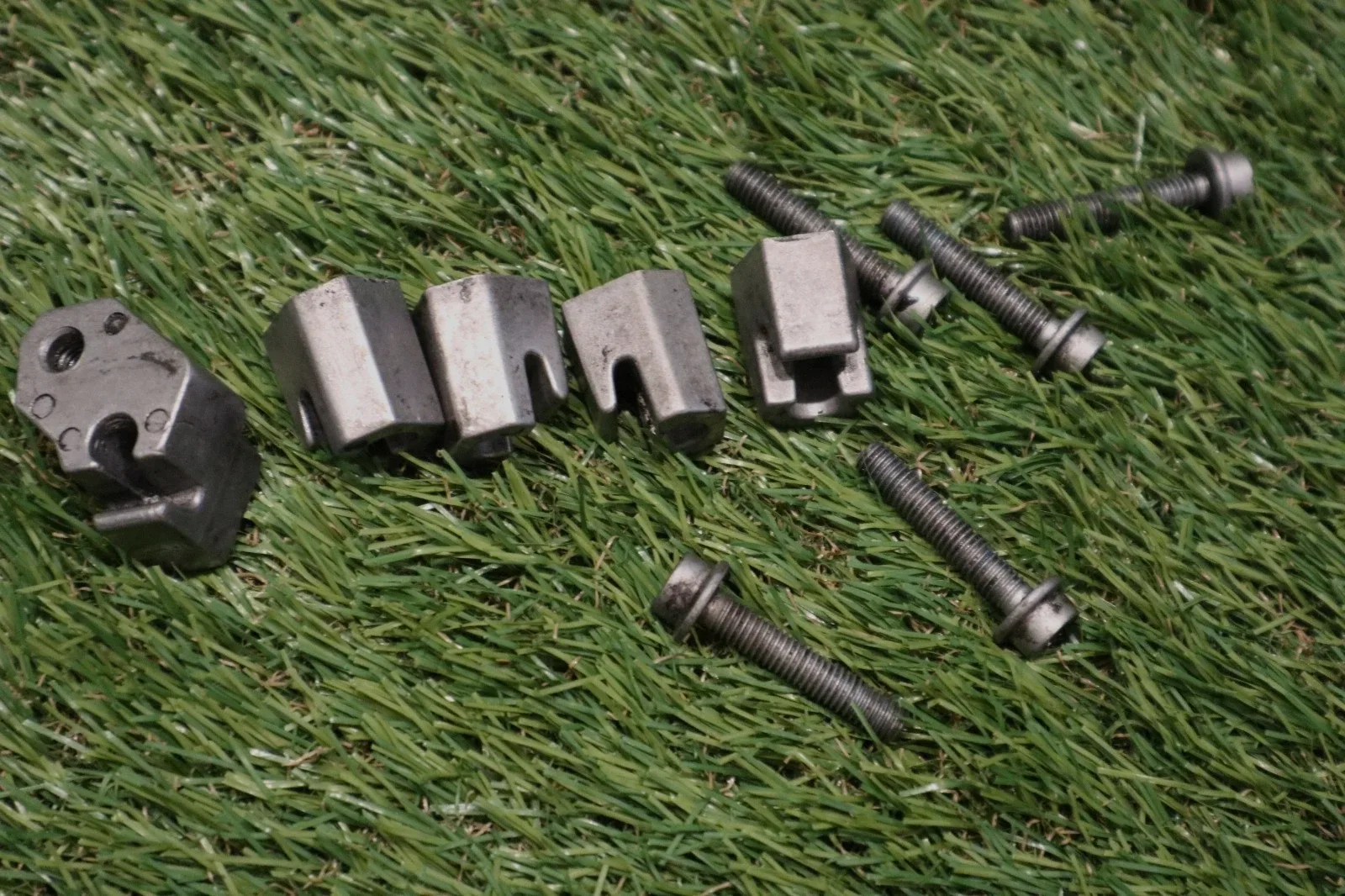 2003-2006 Mercedes-Benz E320 W211 Transmission Oil Pan Bolts (5)