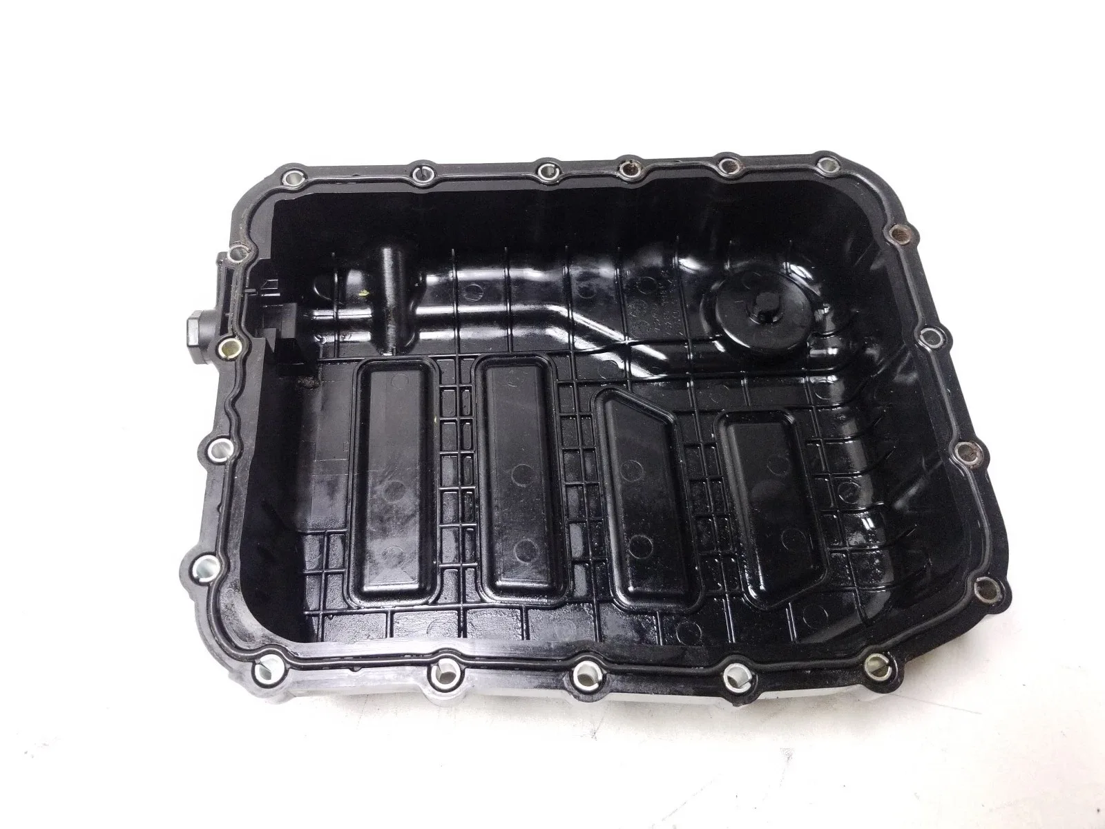 2014 Kia Forte Transmission Valve Body Cover Oil Pan OEM image 3