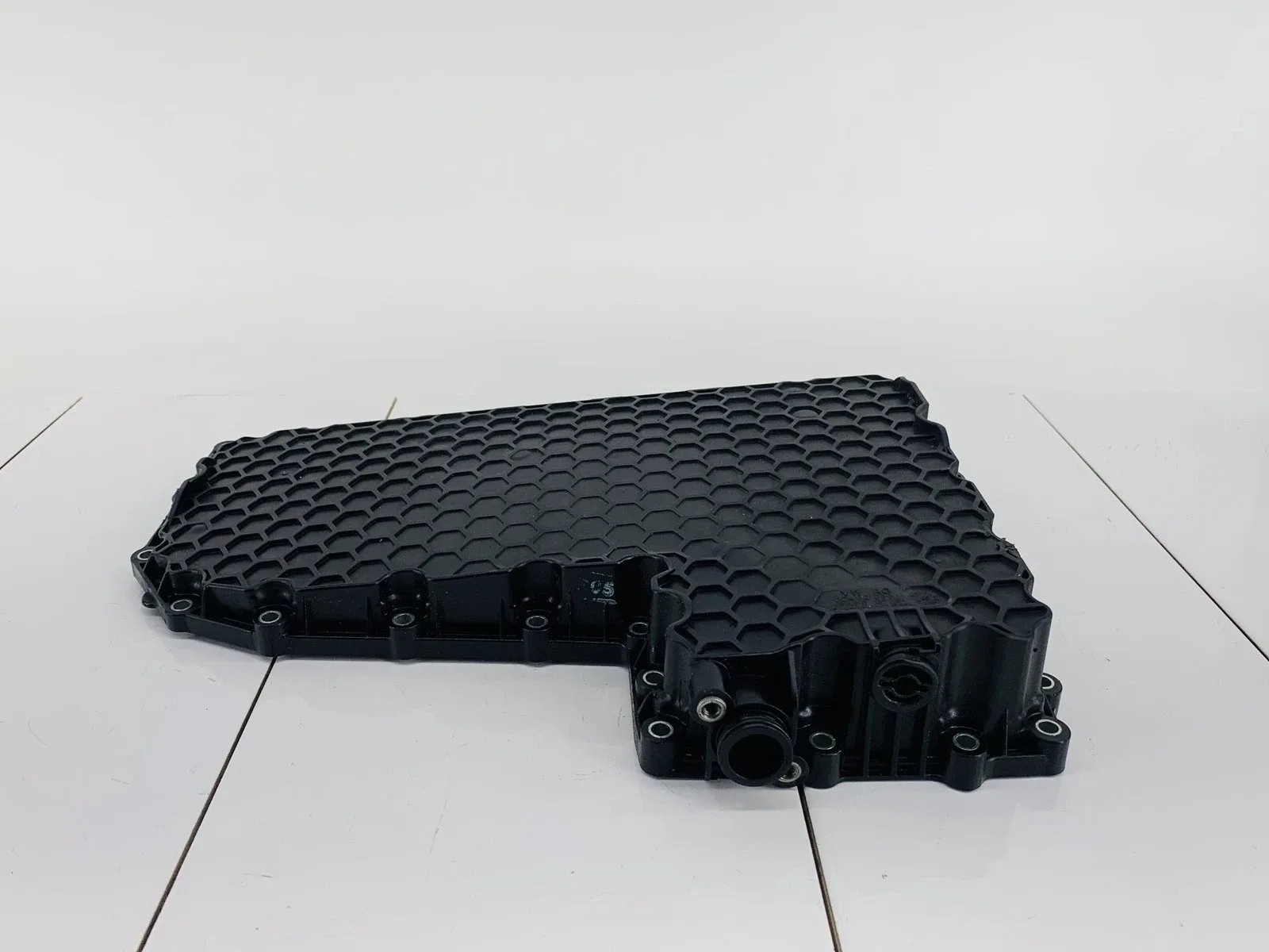 17-20 AUDI A4 B9 2.0L GAS TFSI ENGINE MOTOR AUTOMATIC TRANSMISSION OIL PAN OEM image 2