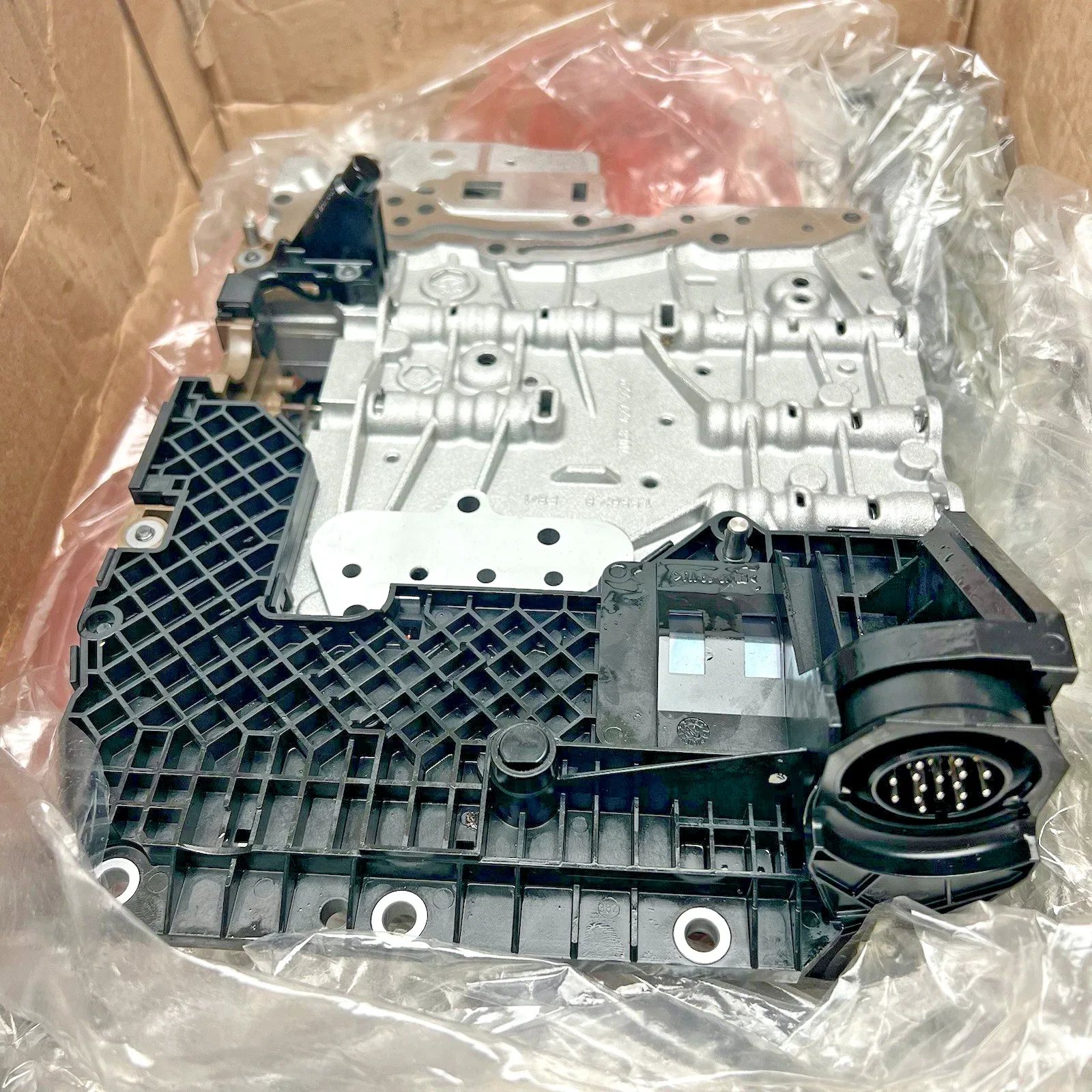 BOSCH / ZF Transmission Valve Body Mechatronic Unit 1071.198. 854 image 2