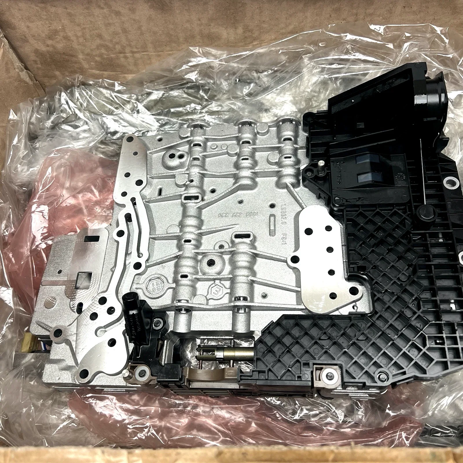 BOSCH / ZF Transmission Valve Body Mechatronic Unit 1071.198. 854 image 3