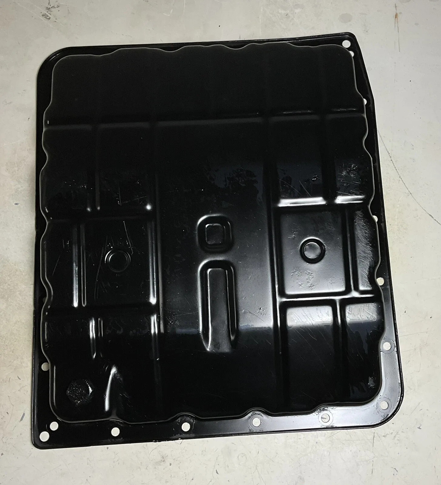 Nissan RE5R05A Automatic Transmission Oil Pan image 2