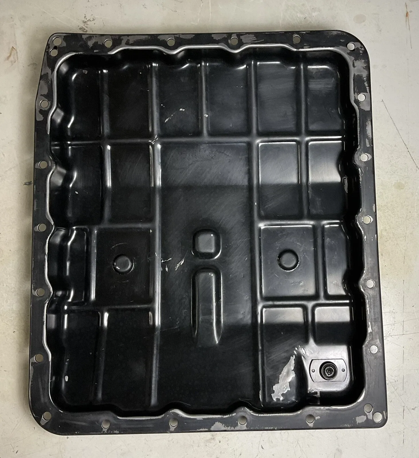 Nissan RE5R05A Automatic Transmission Oil Pan