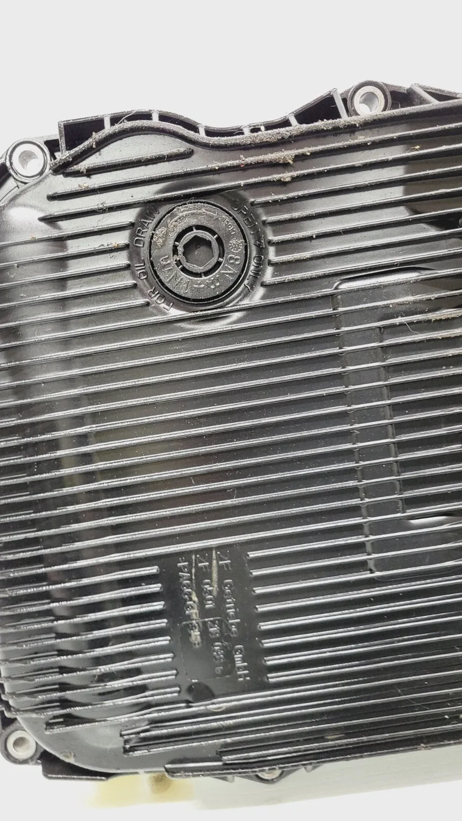 2013-2015 Jaguar XJ Transmission Oil Pan image 3