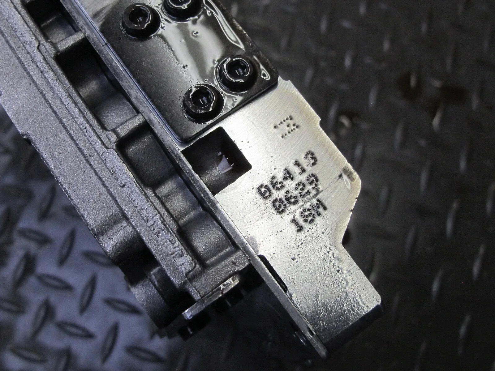 2007-2011 Mercedes S550 (W221) 722.961 Transmission Valve Body Mechatronic - 2202771301 image 3
