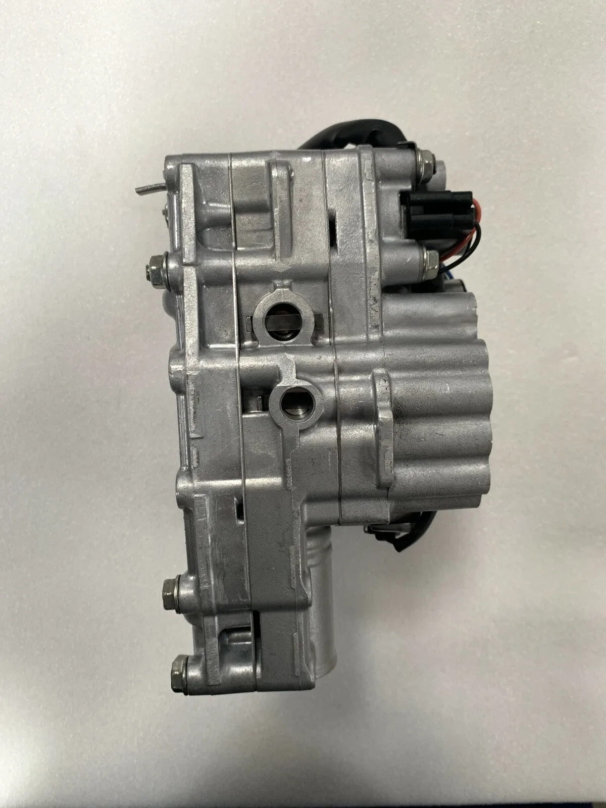 Subaru Forester TR580 Valve Body 200-52 (31825AA051/31825AA052) image 2
