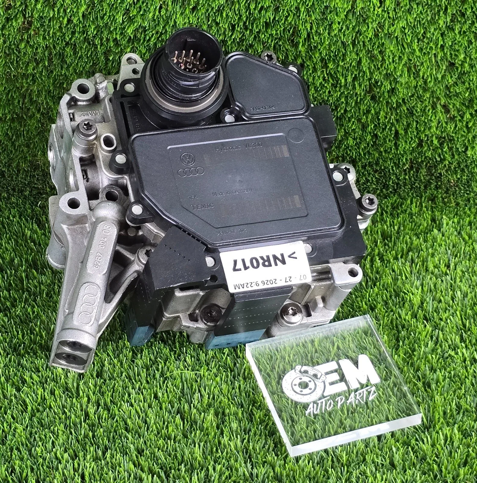 Audi A4/A6 & VW Passat Mechatronic Transmission Valve Body 01J927156JK