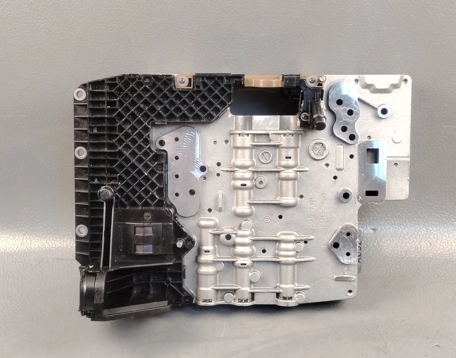 BMW Valve Body ZF 6HP26 OEM 0501213727 (0260550008 / 3261099324)