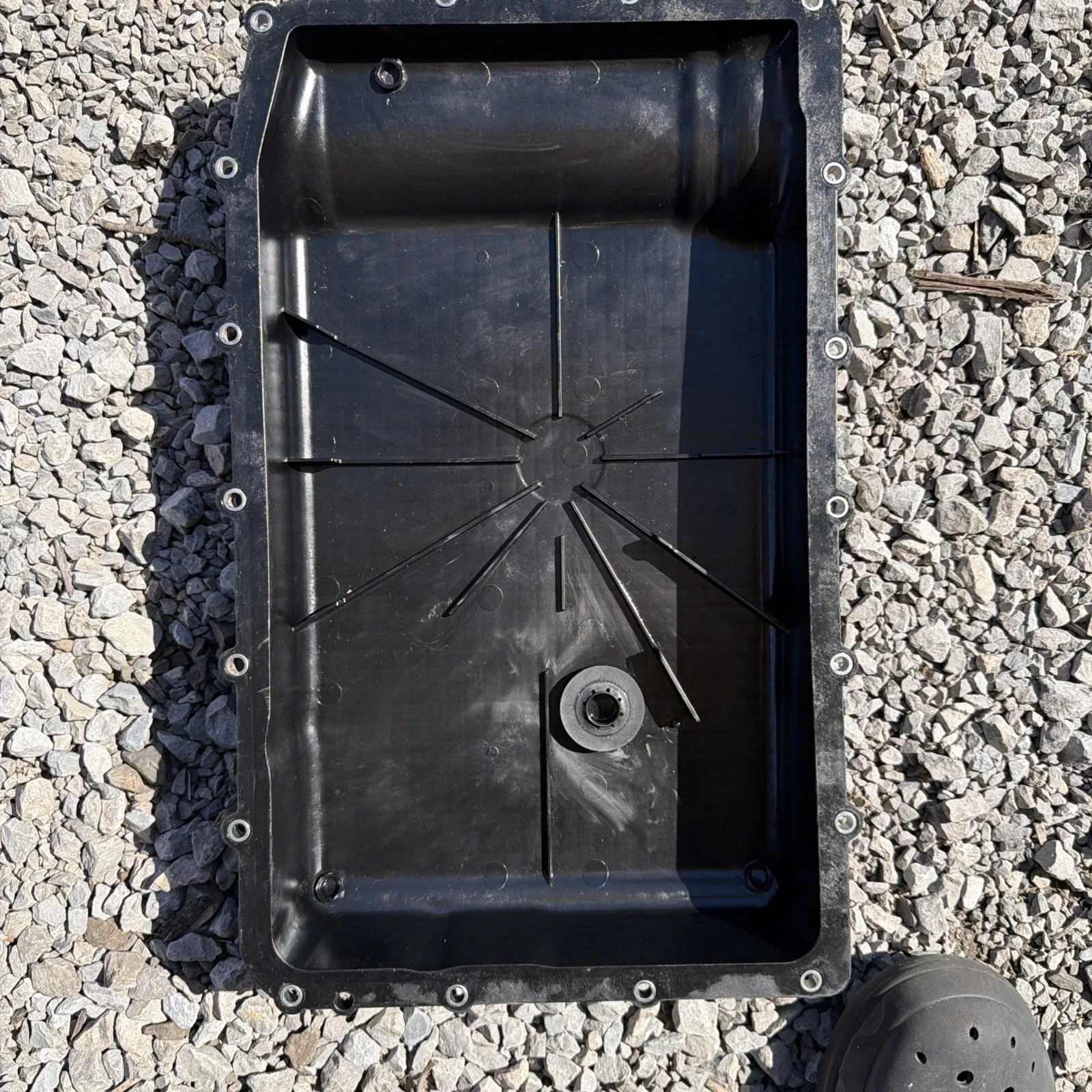 OEM 10R80 Transmission Pan OEM# HL3P-7A194-AE, HL3Z-7A194-C image 2