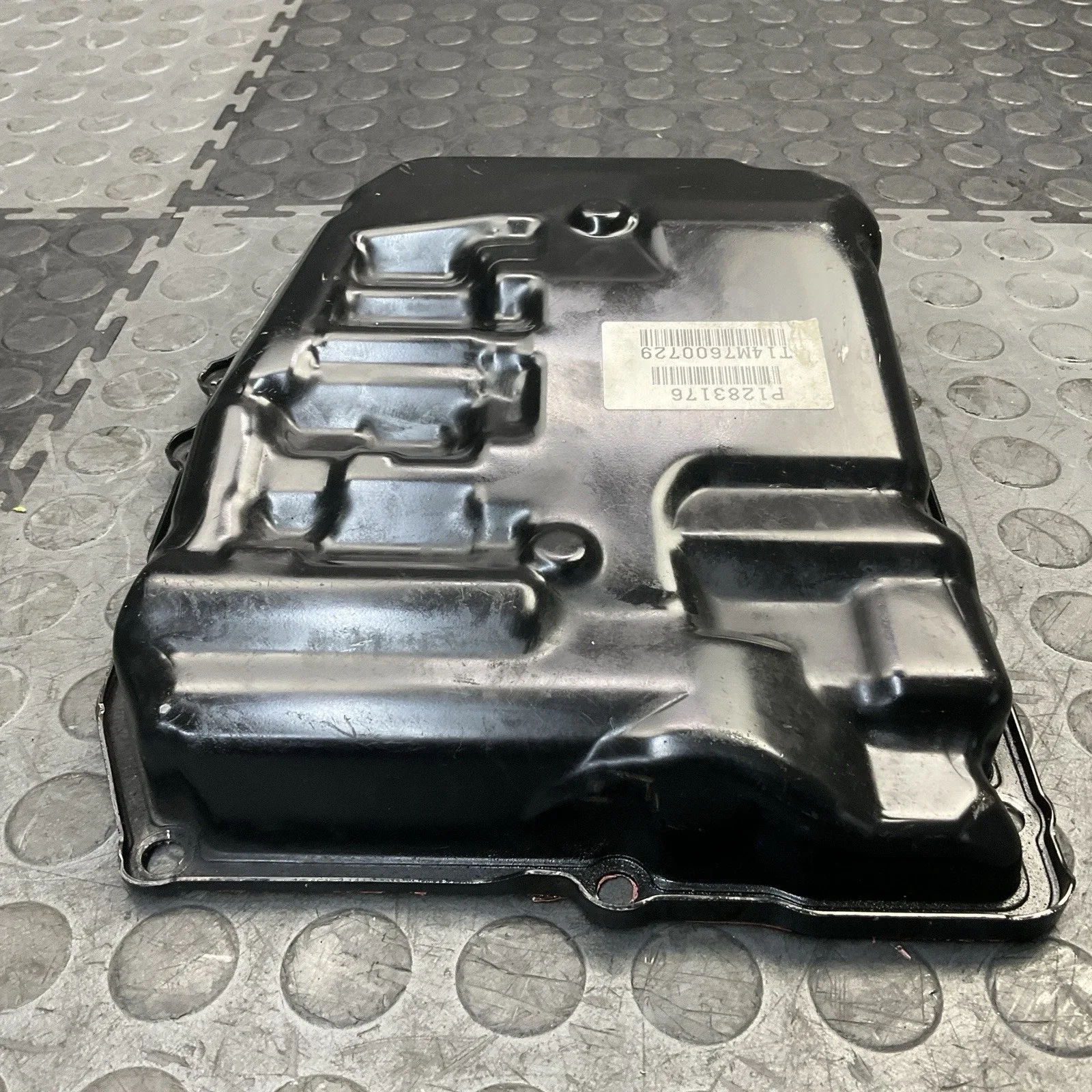 2015-2018 Volvo S60 2.0 Liter FWD Automatic Transmission Oil Fluid Pan OEM image 4