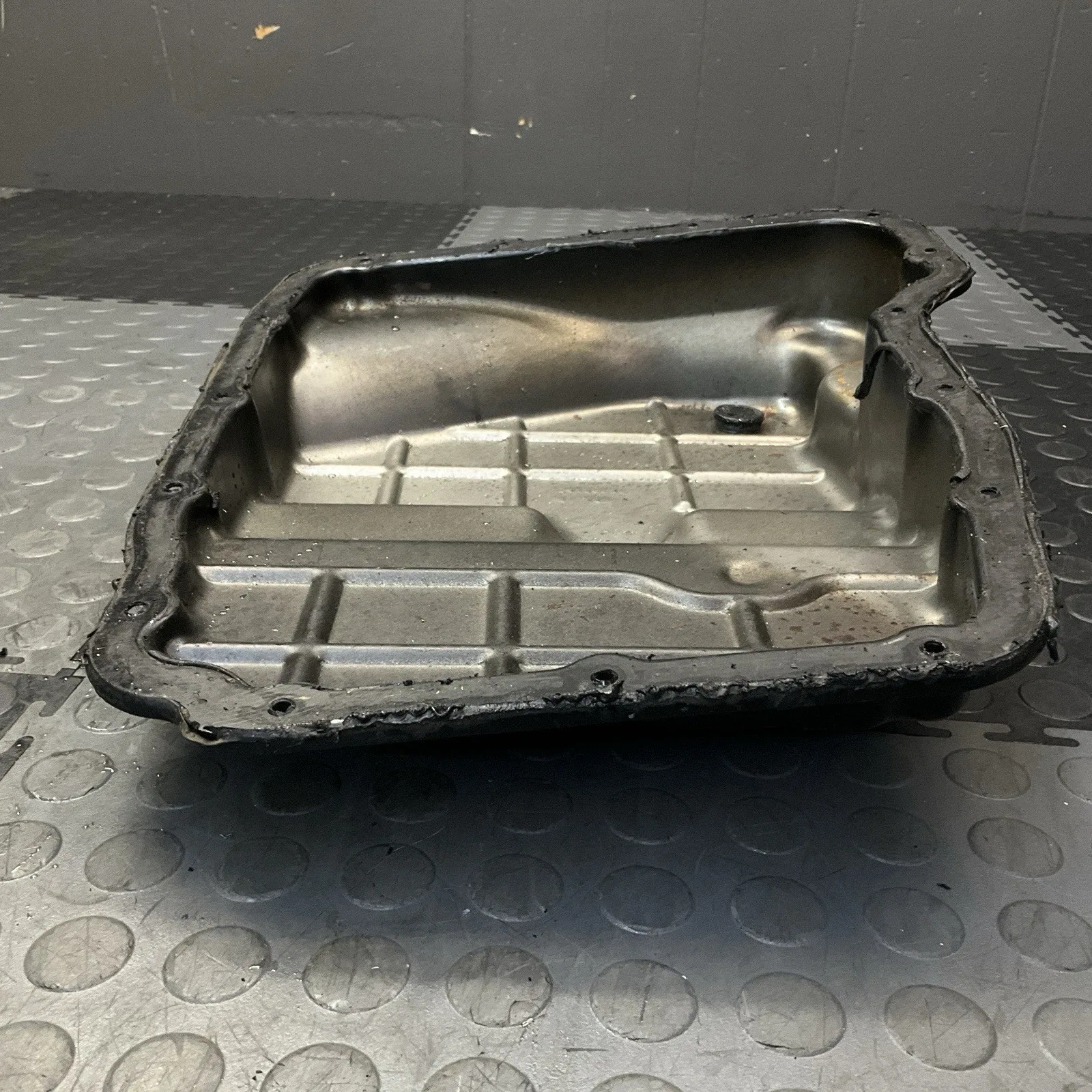 2019-2025 Dodge Ram 2500 6.7L Transmission Oil Pan 68RFE OEM image 4
