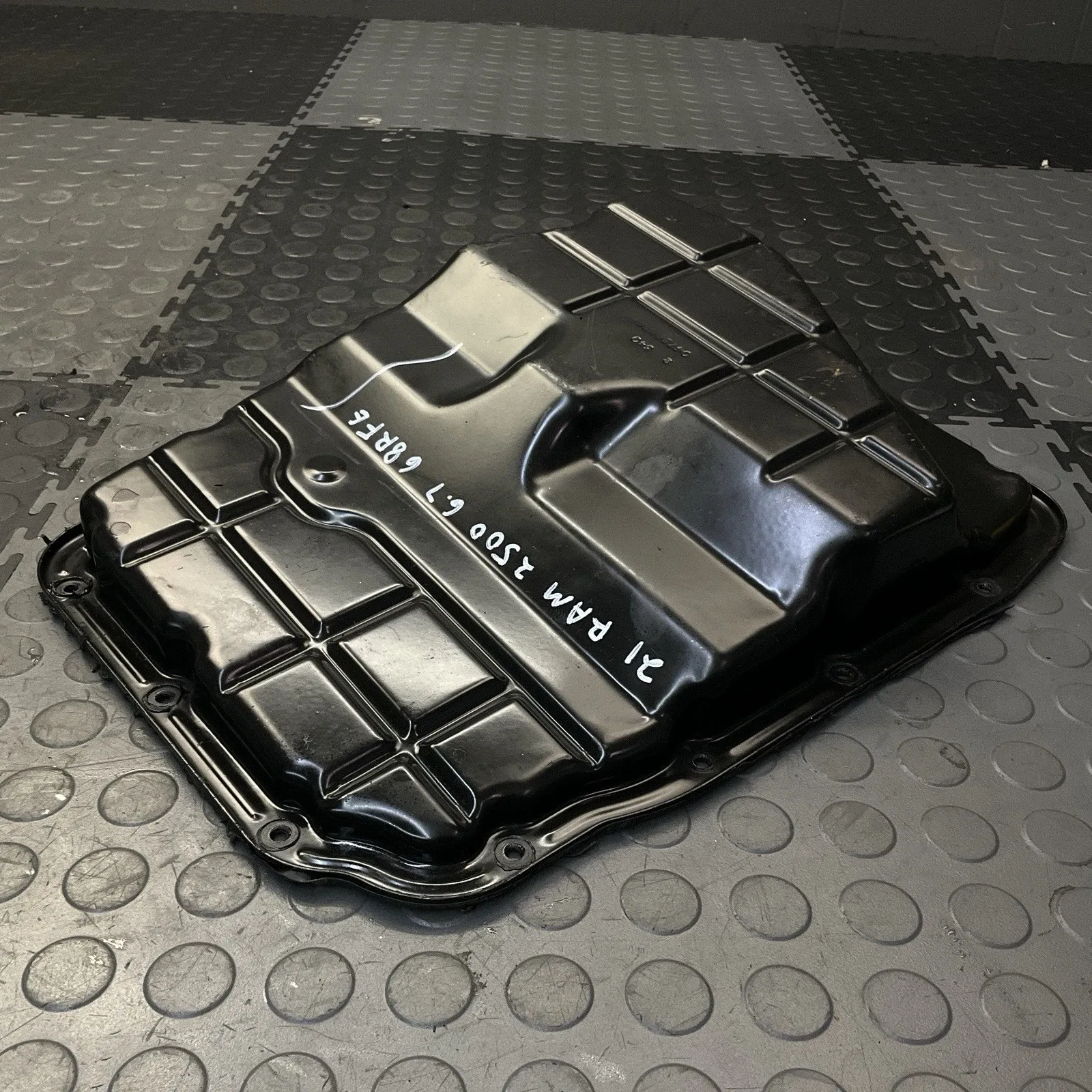 2019-2025 Dodge Ram 2500 6.7L Transmission Oil Pan 68RFE OEM