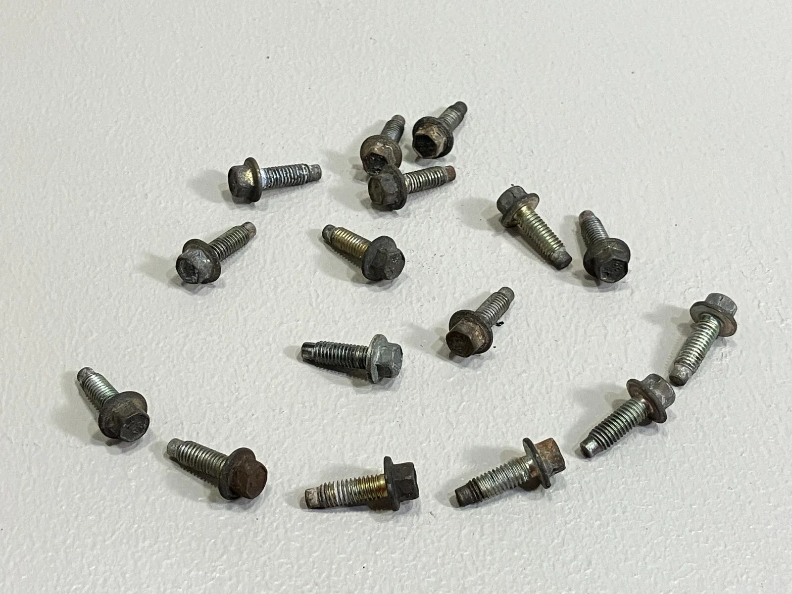 2003-2005 ford thunderbird tbird automatic transmission oil pan bolt set of 16 image 4