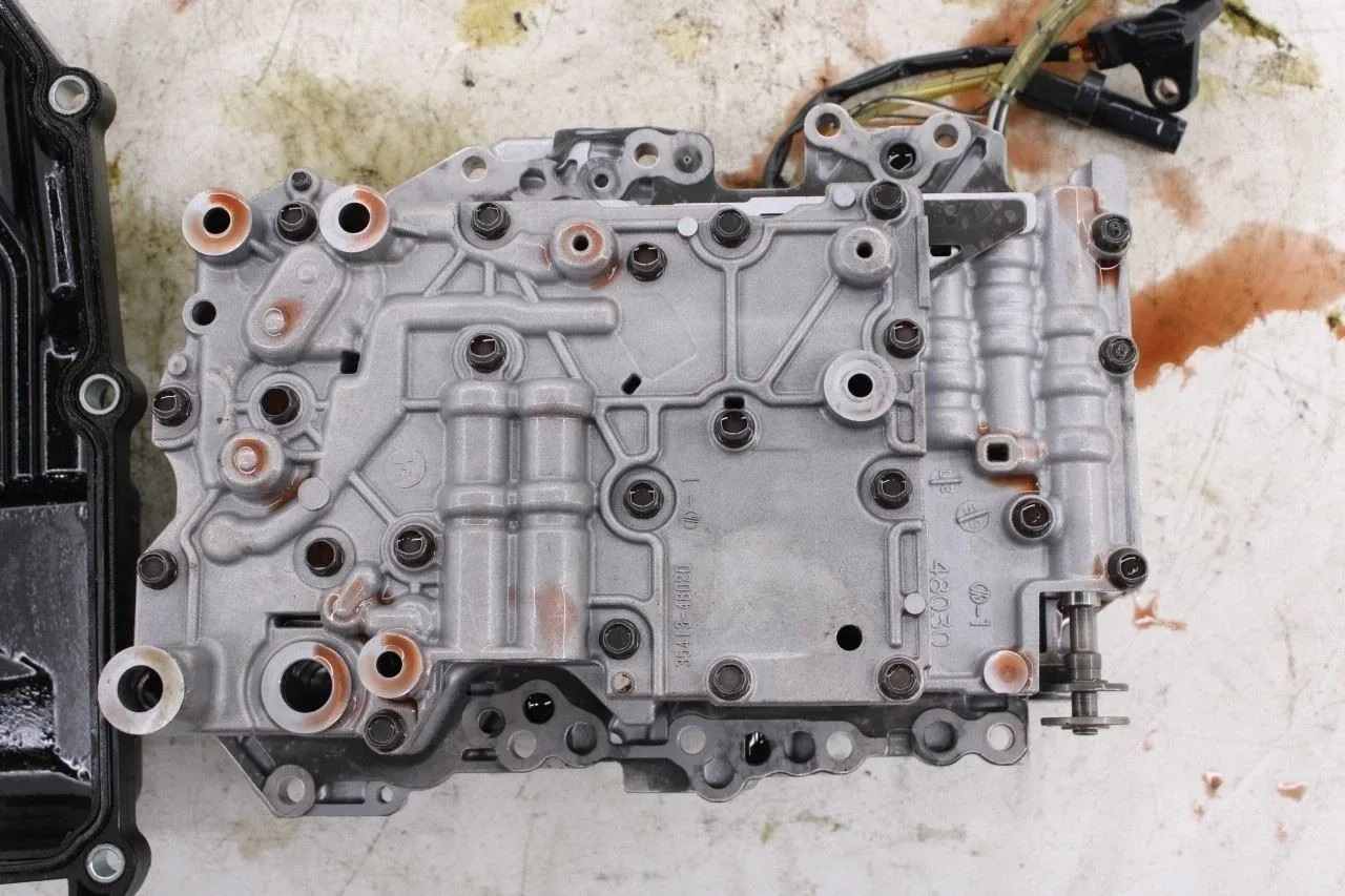 2016-2020 Toyota Sienna 3.5L 8-Speed Valve Body w/ Oil Pan - 35410-48070 image 3