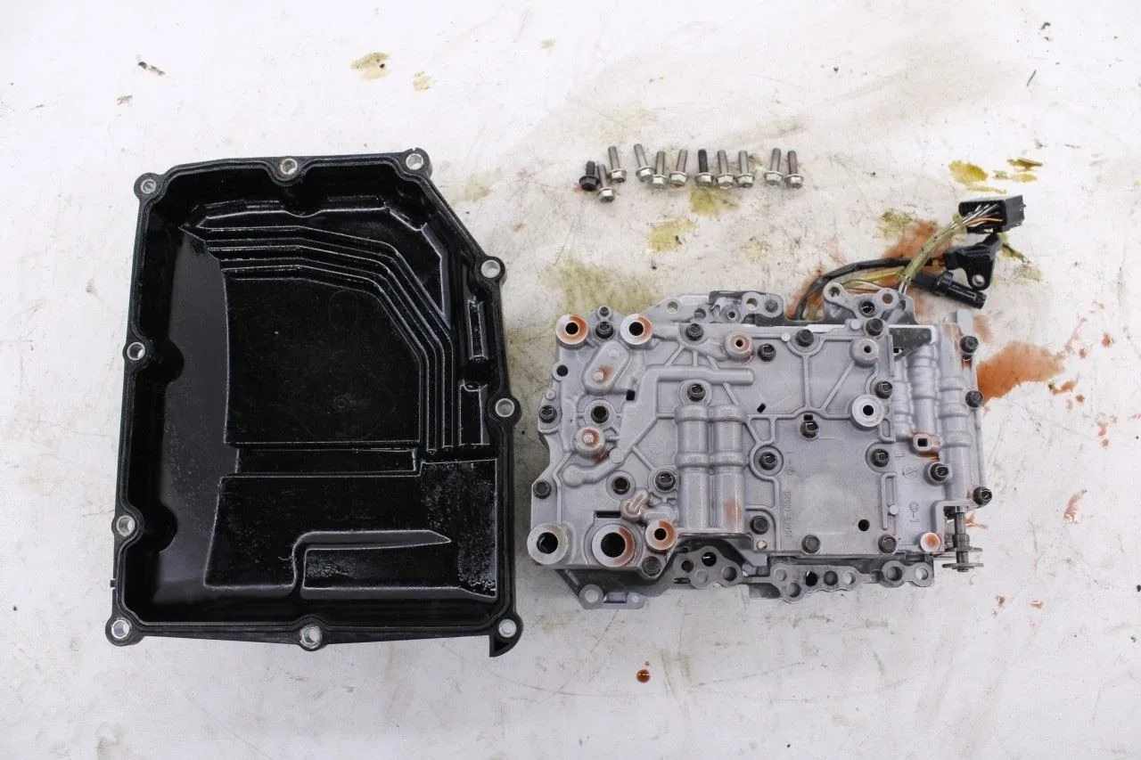 2016-2020 Toyota Sienna 3.5L 8-Speed Valve Body w/ Oil Pan - 35410-48070