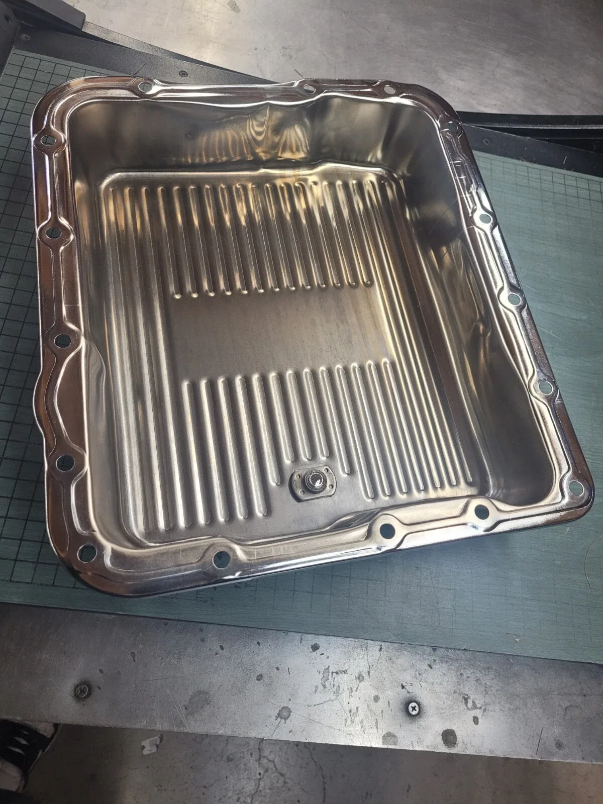 4L60 Chrome Transmission Oil Pan