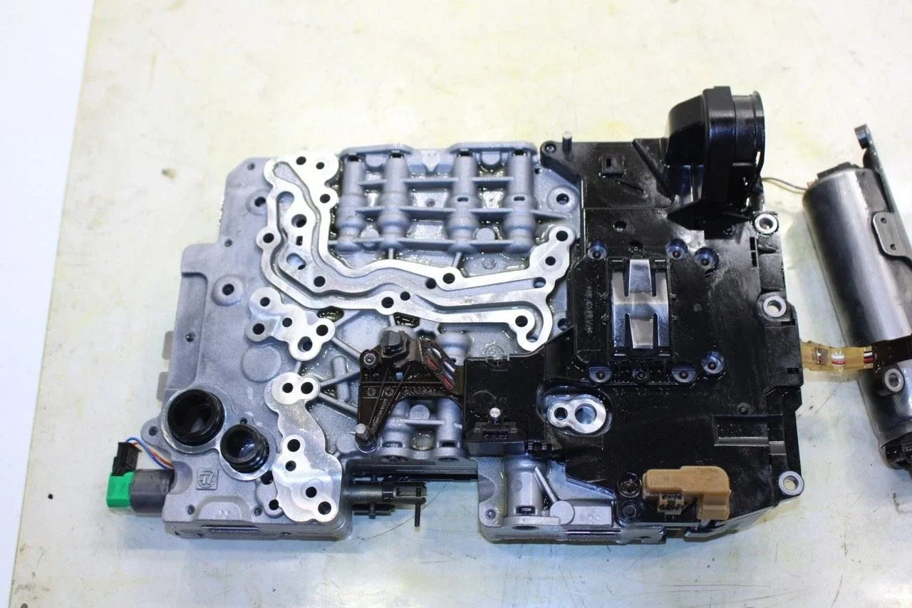 2014-2020 Maserati Ghibli 3.0L RWD 8-Speed Valve Body - 670031352 image 3