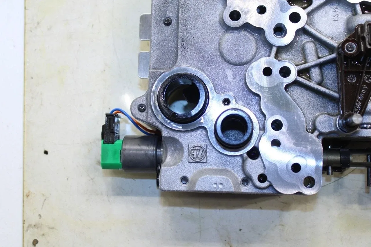 2014-2020 Maserati Ghibli 3.0L RWD 8-Speed Valve Body - 670031352 image 4