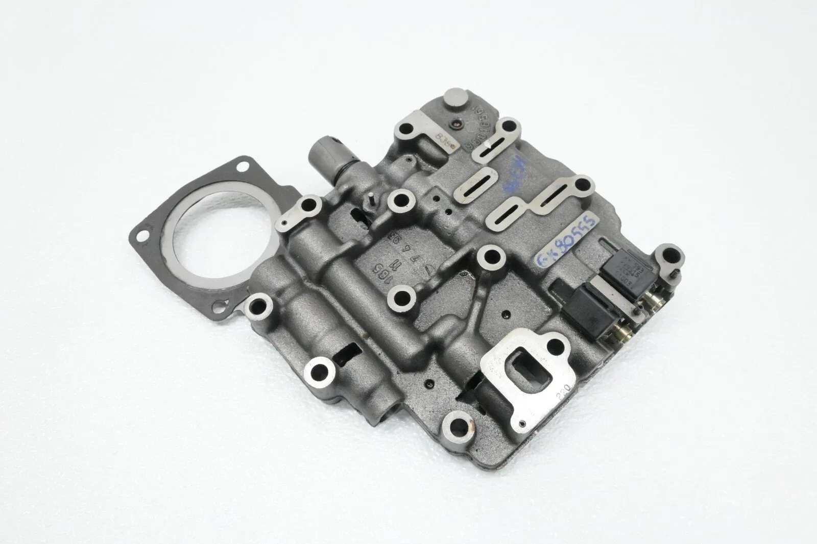 1989-1995 BMW 525i (E34) Automatic Transmission Valve Body Mechatronic Sleeve — MPN 24001421625 image 4