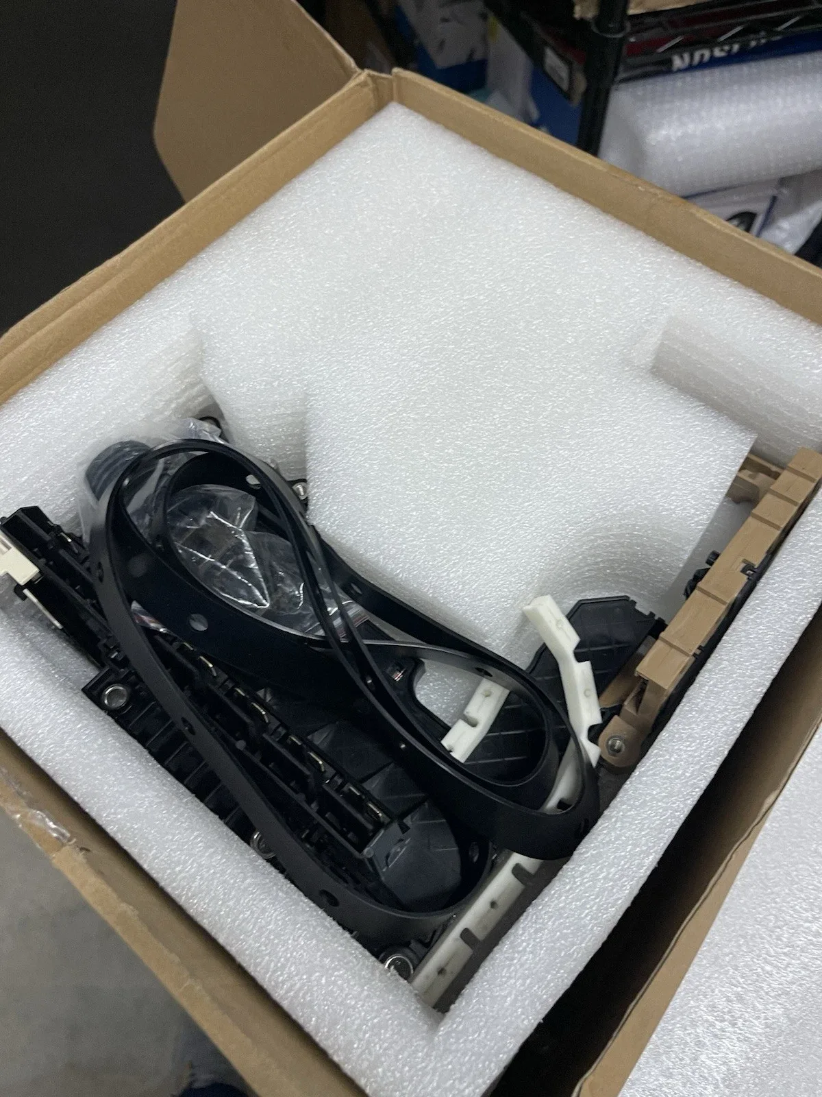 6R80 Transmission Lead Frame with Valve Body Module Connector — 926-149 image 2