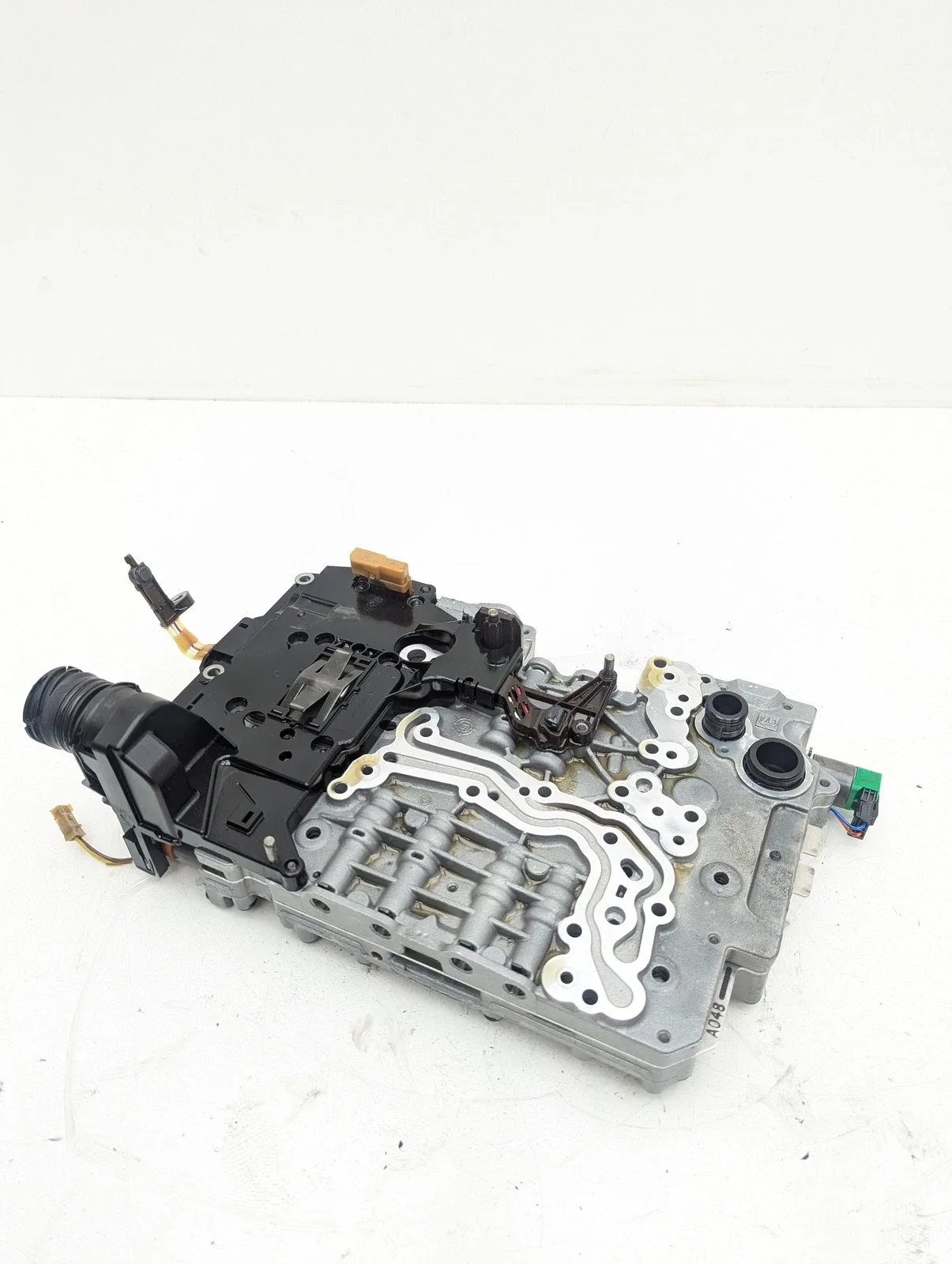 2017 Jaguar XE 2.0 RWD Transmission Valve Body – Part 419 image 2