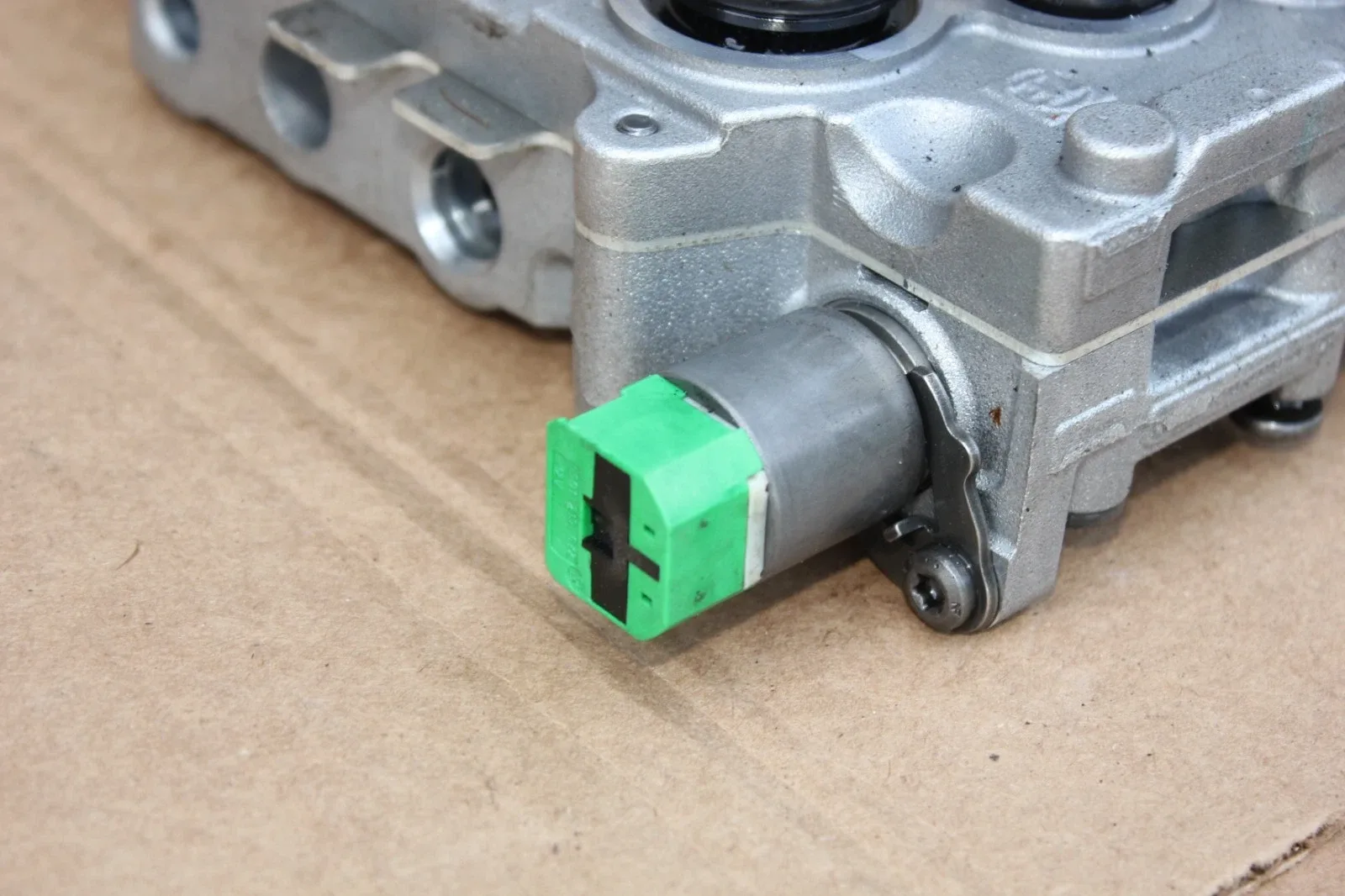 2020-2024 BMW X3 G01 Automatic Transmission Valve Body MPN 111427077/111427076 image 4