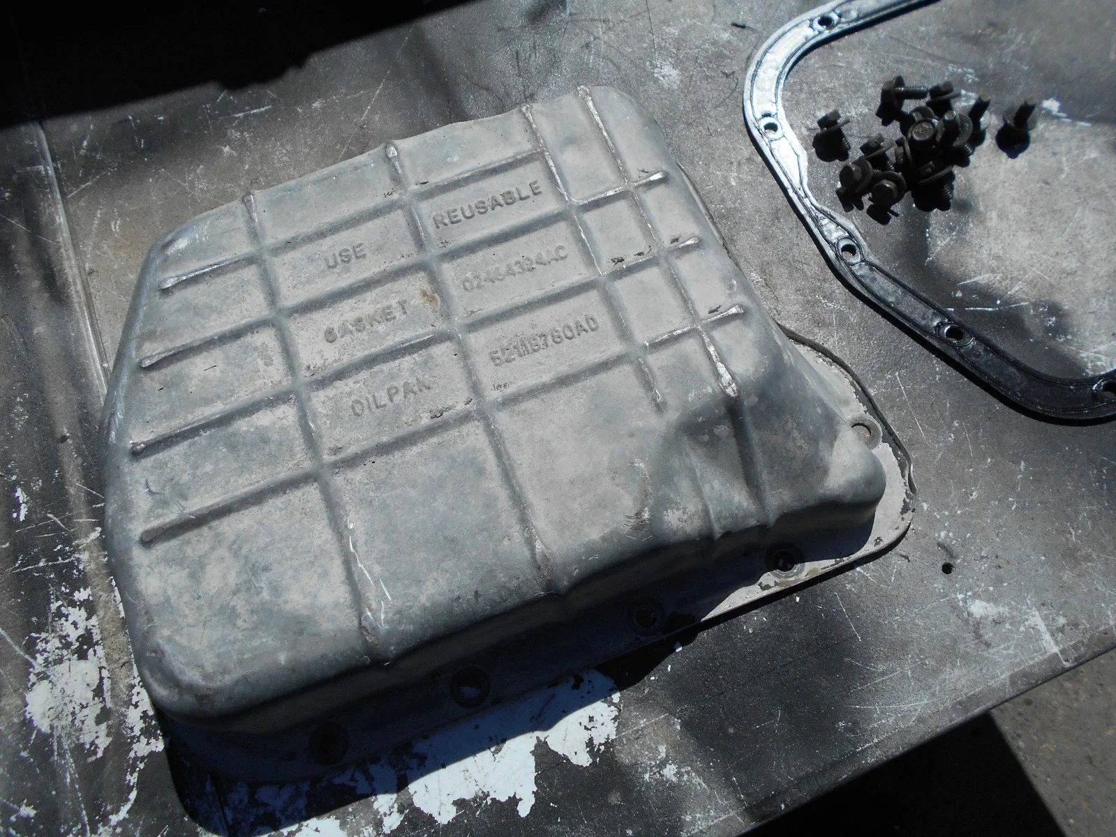 Mopar Transmission Pan for 48RE / 46RH / 47RE - OEM, Bolts & Gasket