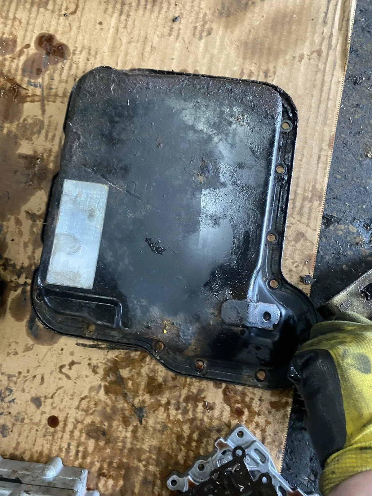 Mazda V6 2.5L Transmission Oil Pan ML5W23
