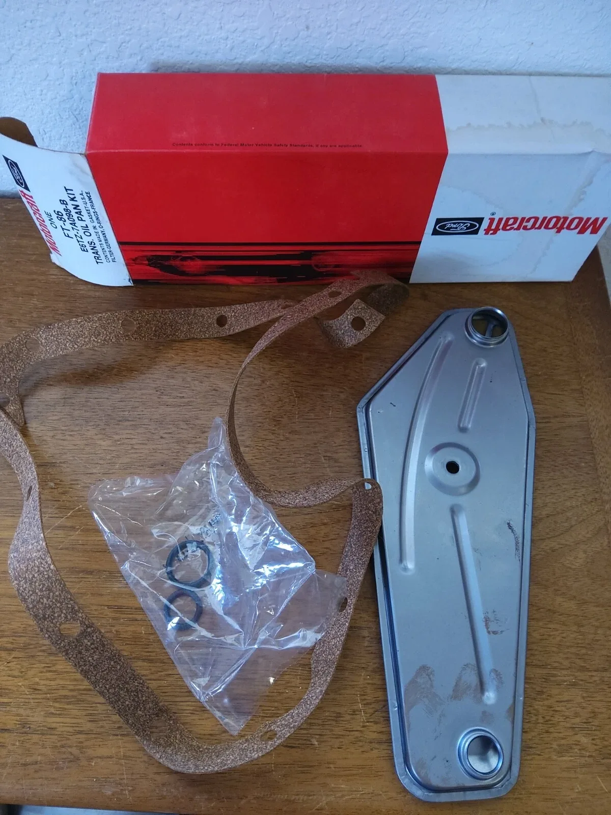 NOS FORD MOTORCRAFT TRANSMISSION OIL PAN KIT E6TZ-7A098-B MUSTANG THUNDERBIRD