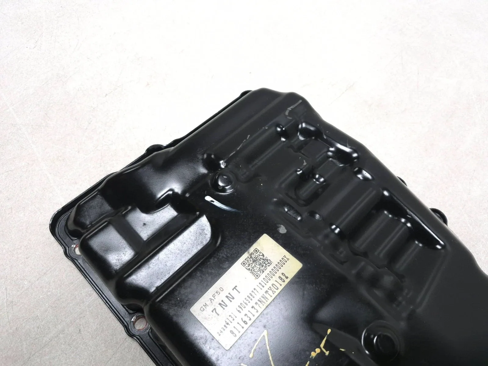 2017 Cadillac XT5 AT Automatic Transmission Valve Body Cover Oil Pan  OEM image 4