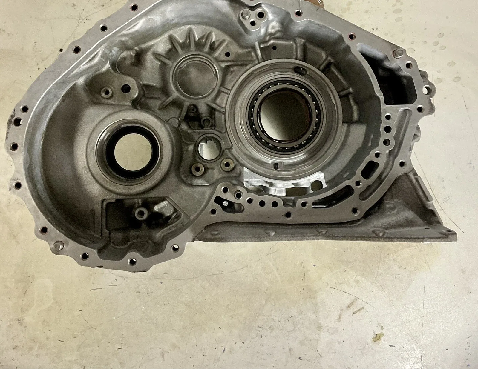 U760 TOYOTA TRANS CASE 19 BOLTS TO OIL PAN REMAN, NEW BEARINGS CAST# U760 image 2