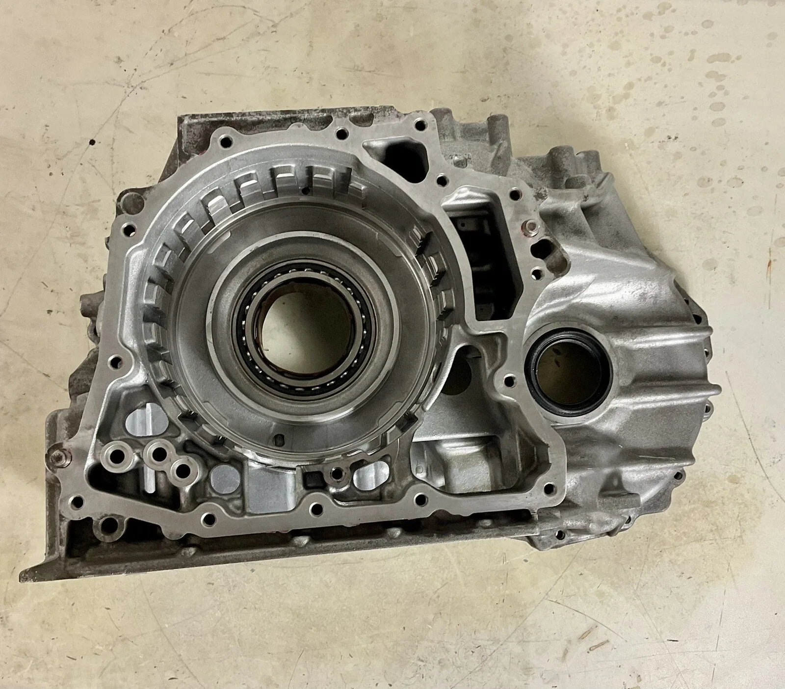 U760 TOYOTA TRANS CASE 19 BOLTS TO OIL PAN REMAN, NEW BEARINGS CAST# U760 image 3