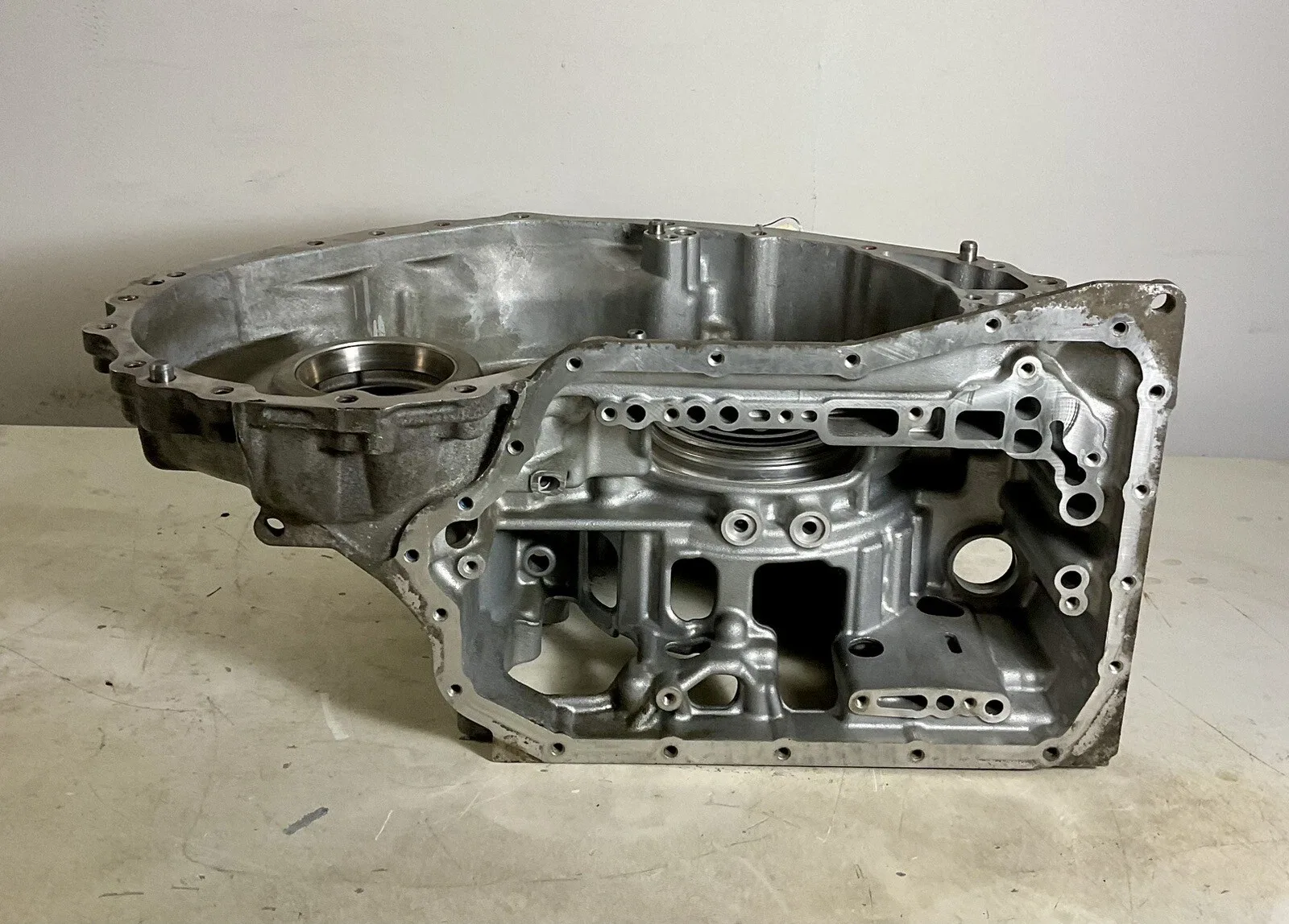 U760 TOYOTA TRANS CASE 19 BOLTS TO OIL PAN REMAN, NEW BEARINGS CAST# U760