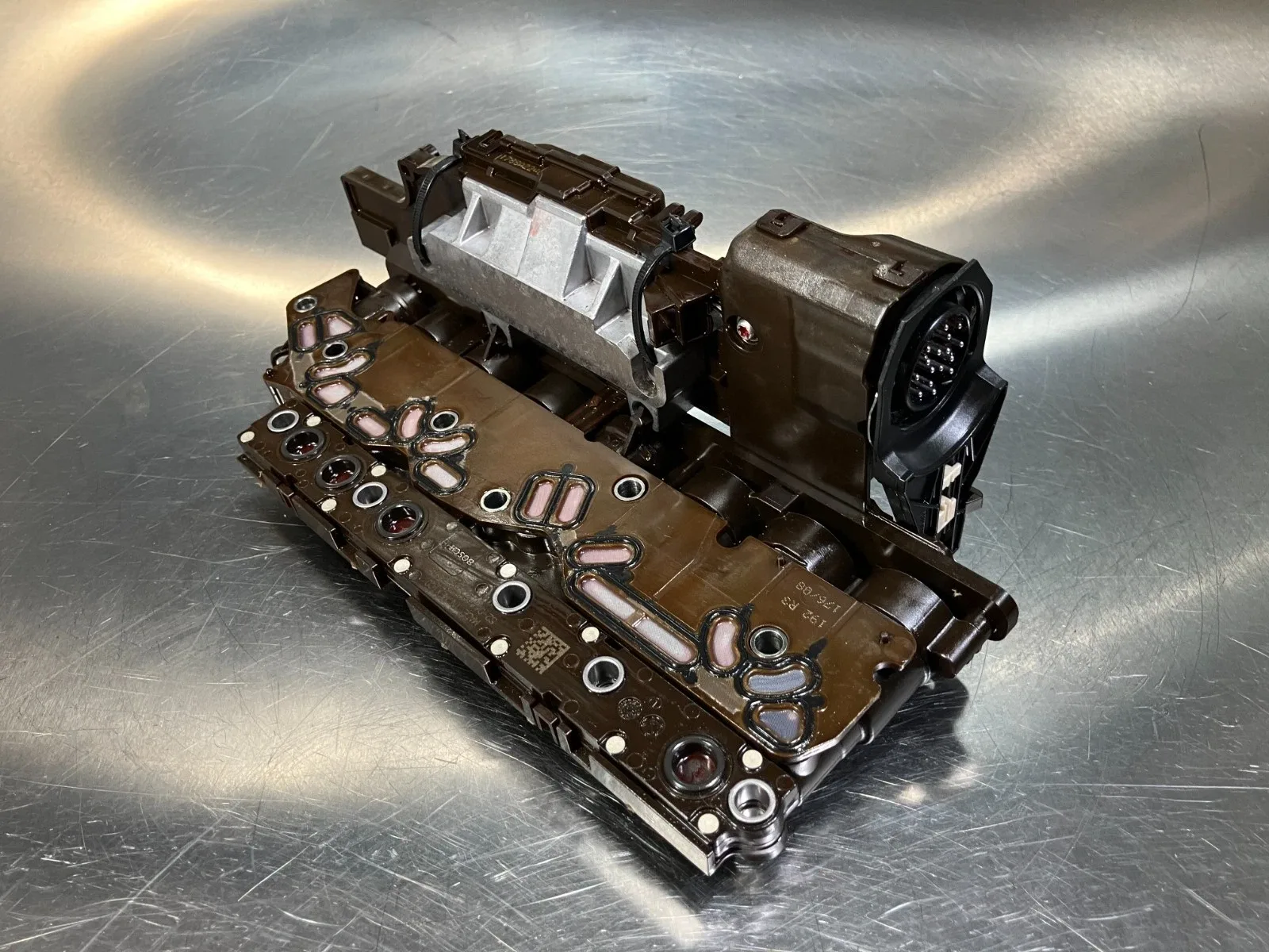 2008-2013 Chevrolet Tahoe Valve Body (MPN 29544395) image 2